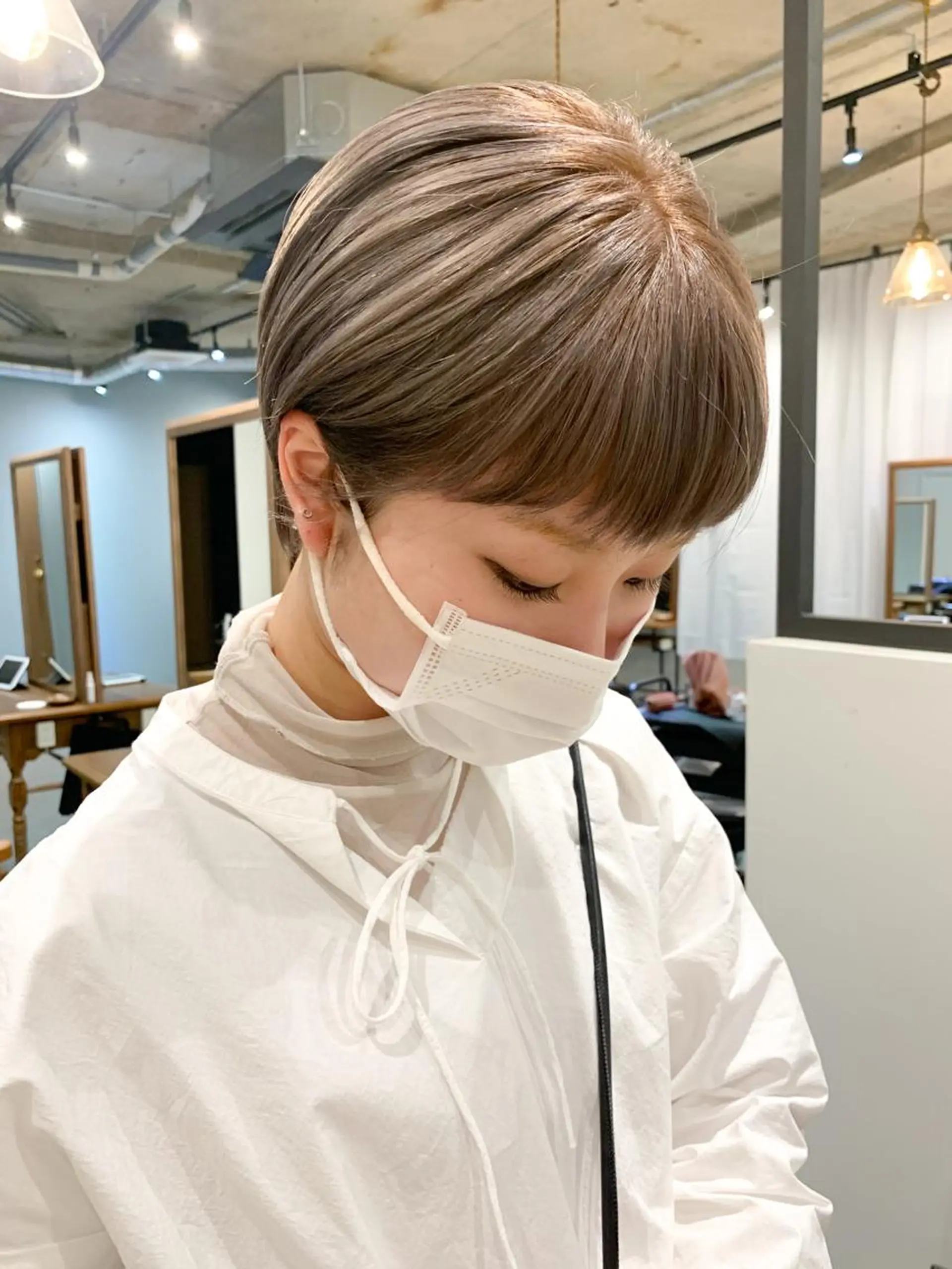 ショート カラー アディクシーカラー ブリーチ イヤリングカラー グラデーションカラー ハイライトカラー ブリーチなしカラー 🌿‬脇黒丸 彩のヘアスタイル