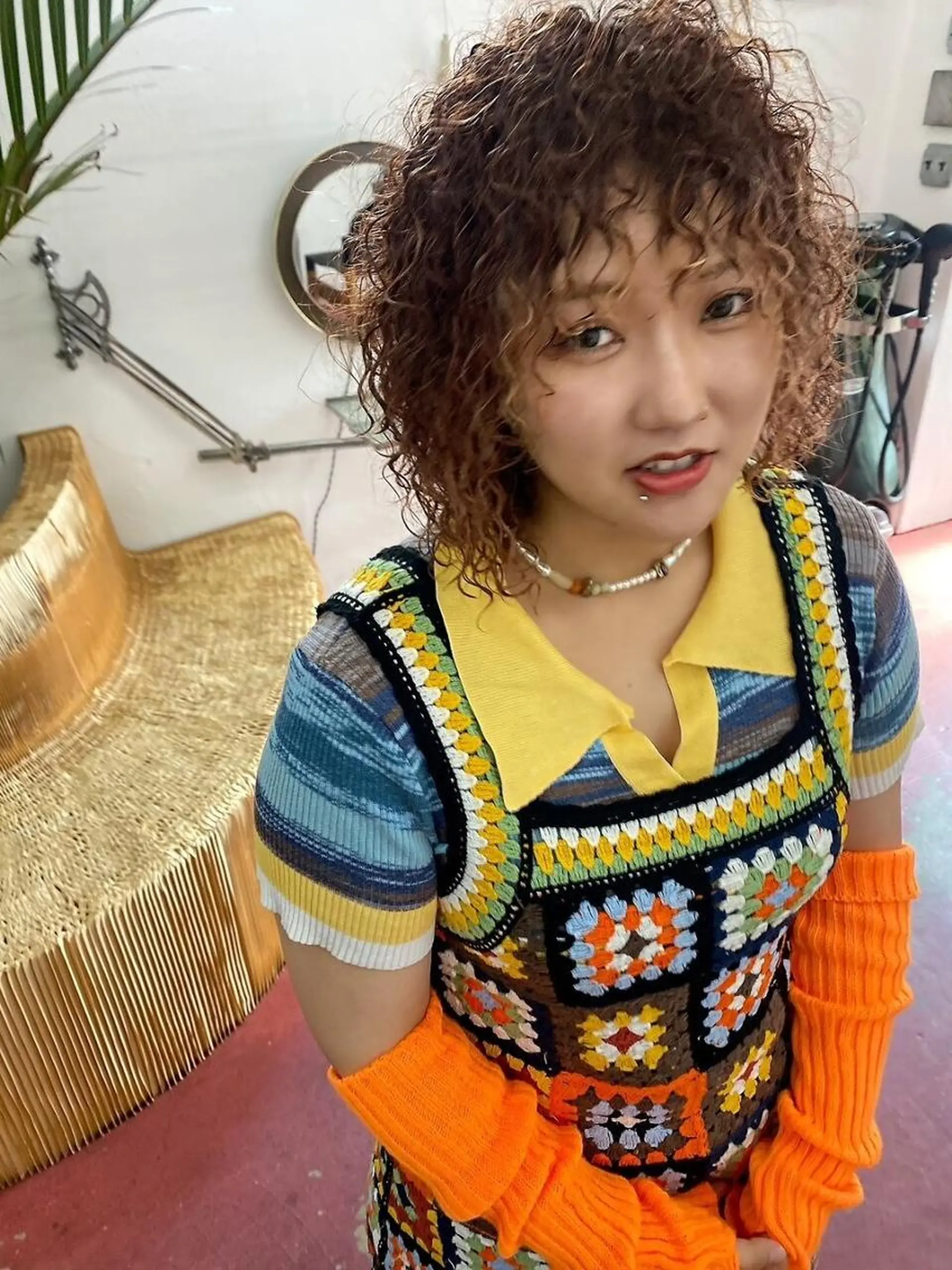 パーマ ミディアム qiieダブルカラー イルミナカラーのヘアスタイル