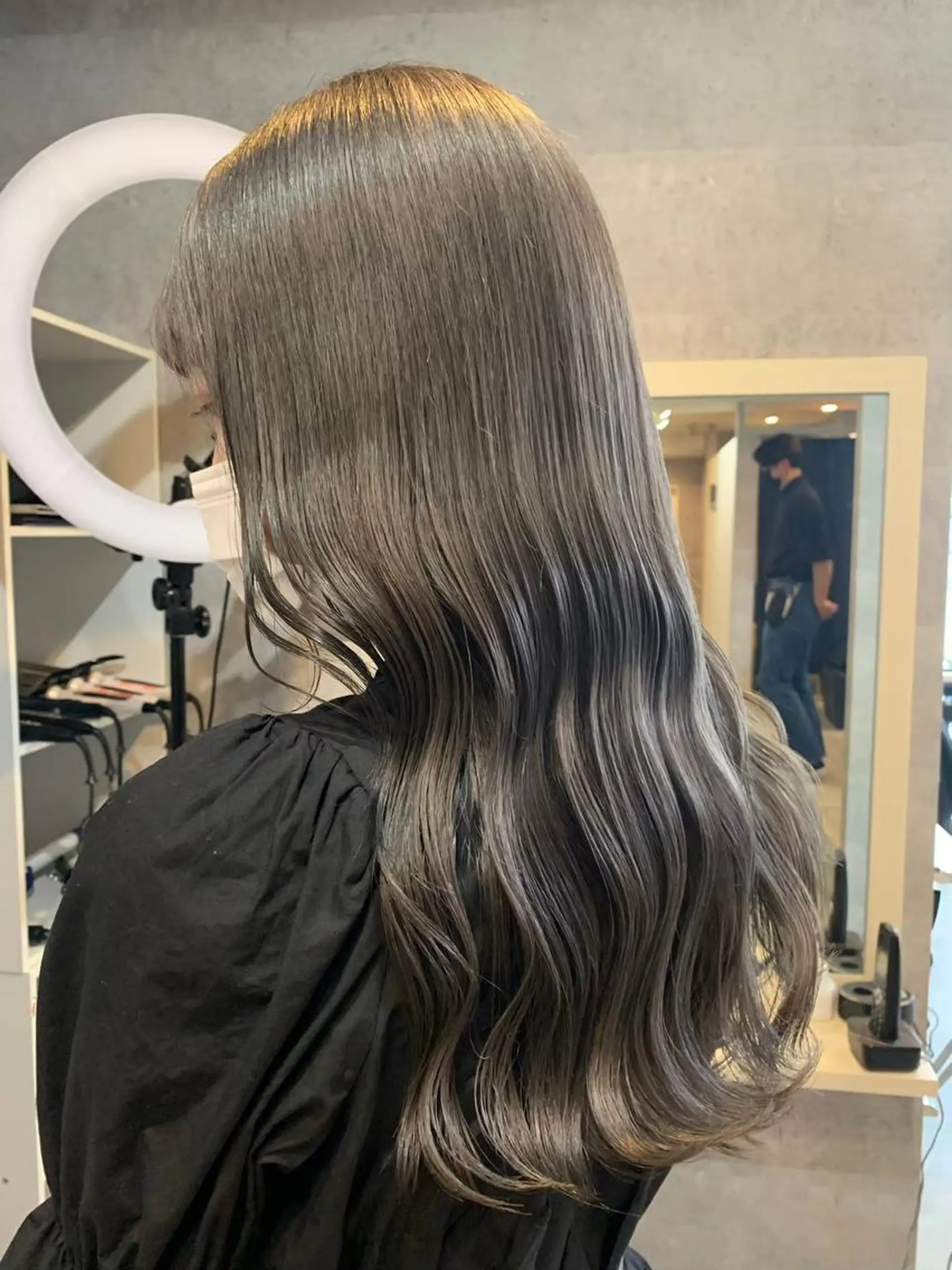 ロング ボブ 斜めバング 外国人風カラー 伸ばしかけ ハイライト カット ヘアカラー ＿WHITE鳳店 アンダーバーホワイトのヘアスタイル