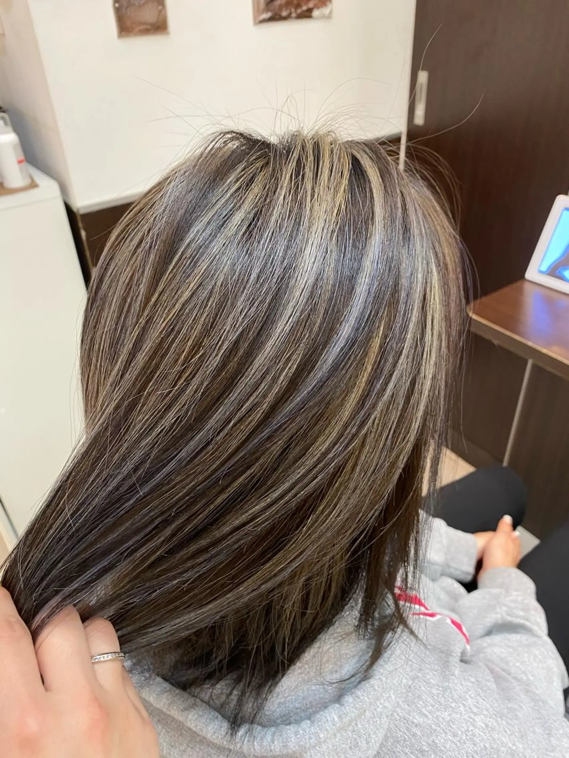 ミディアム カラー ハイライトカラー ハイライト ショートボブ✨️ 池田芽生のヘアスタイル