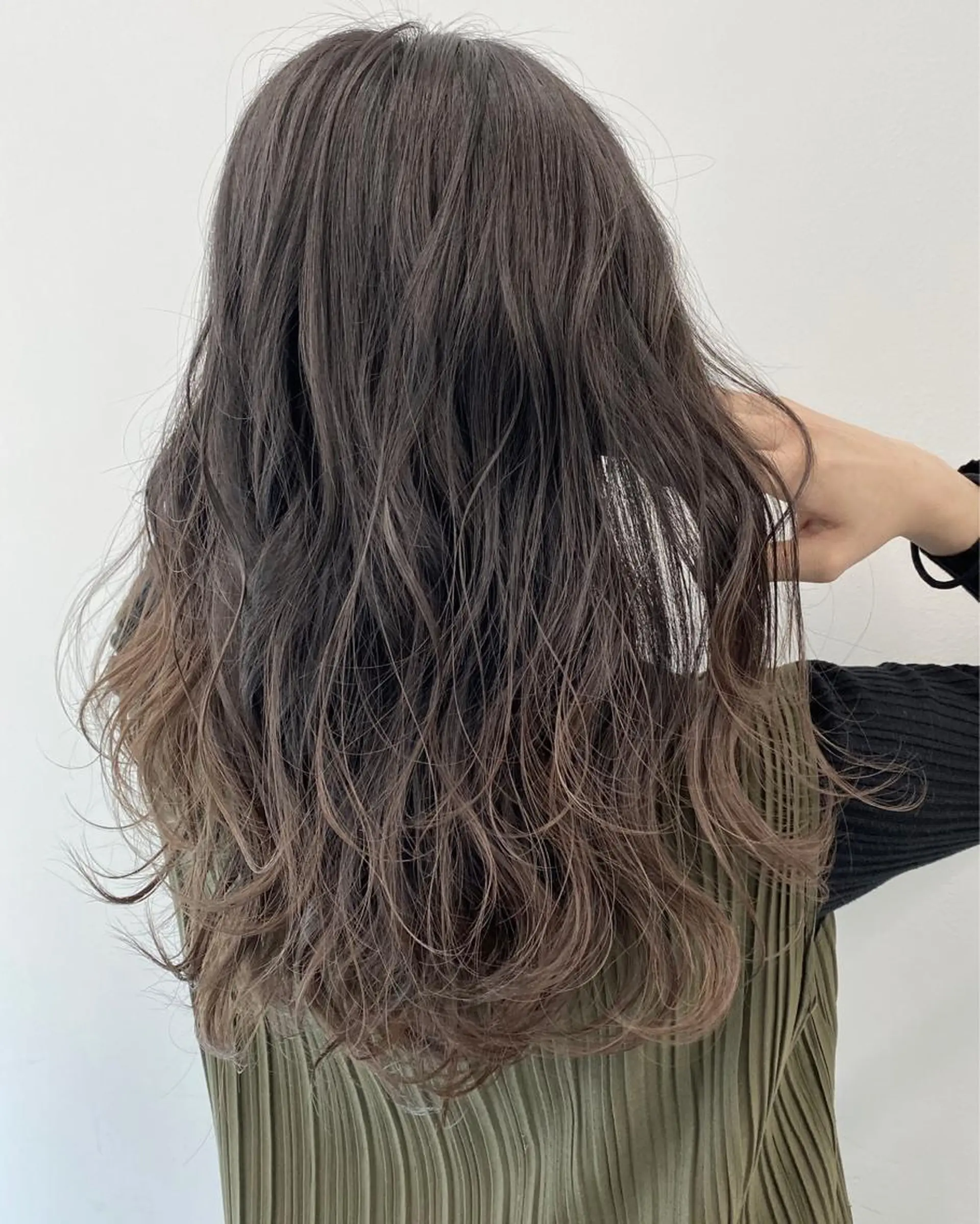 ロング カラー ヘアアレンジ 【公式】amble luxe池袋東口🩷のヘアスタイル