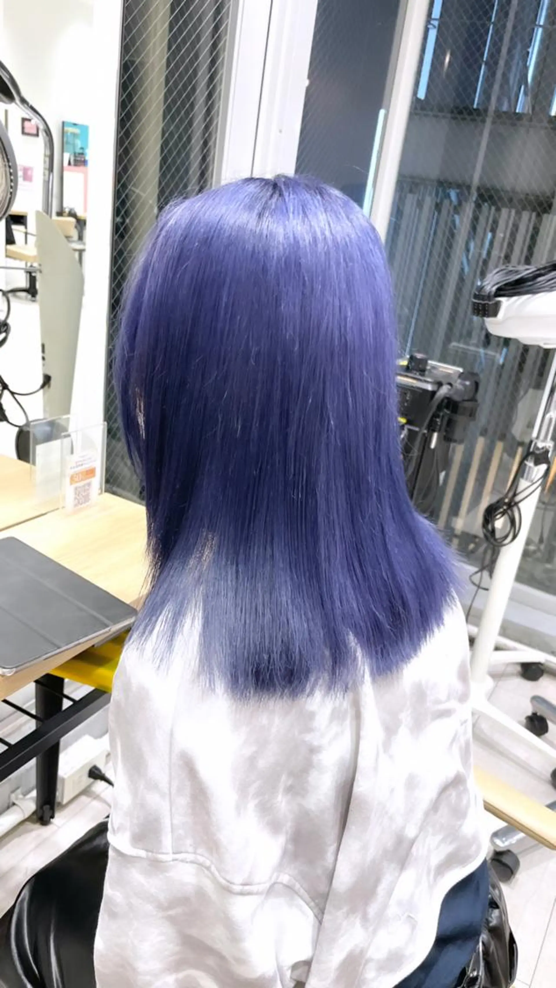 ミディアム カラー ブリーチ ダブルカラー ラベンダーカラー ハッシュカット レイヤー池袋のヘアスタイル