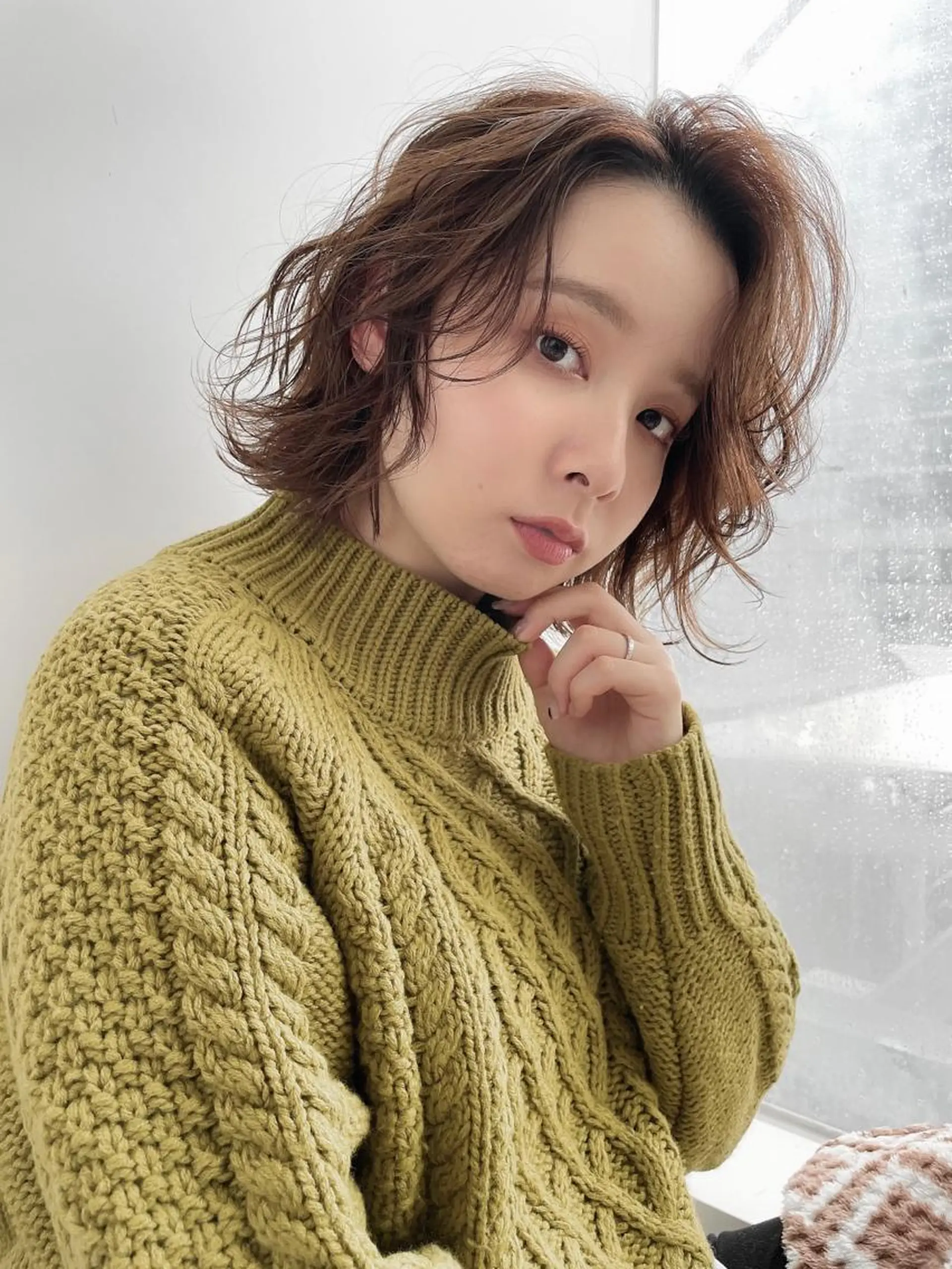 ミディアム カラー 伊藤 愛美のヘアスタイル