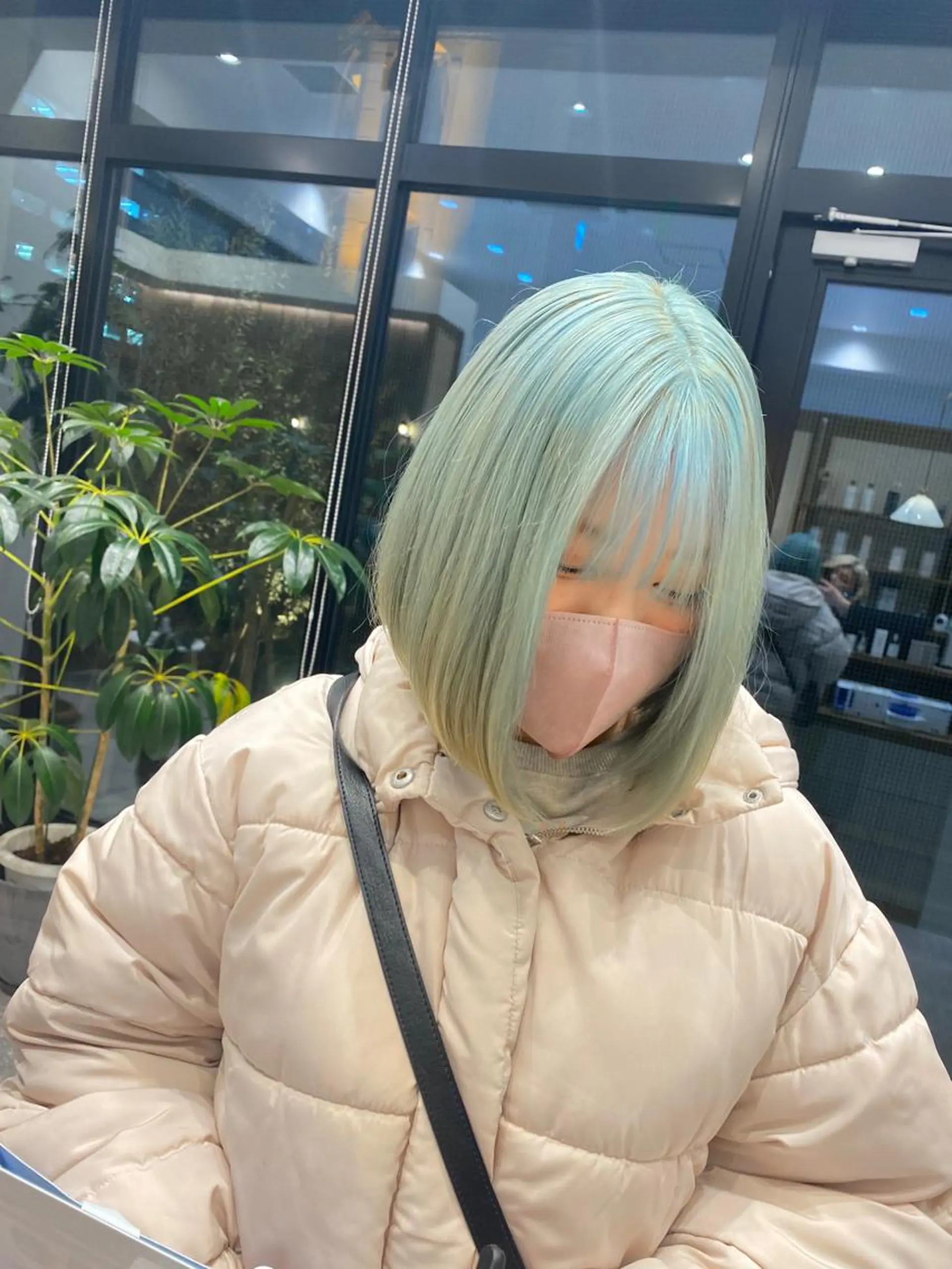 ミディアム カラー ミント ミントグリーン カット ヘアカラー トリートメント 派手髪系🦄美容師 chikaのヘアスタイル