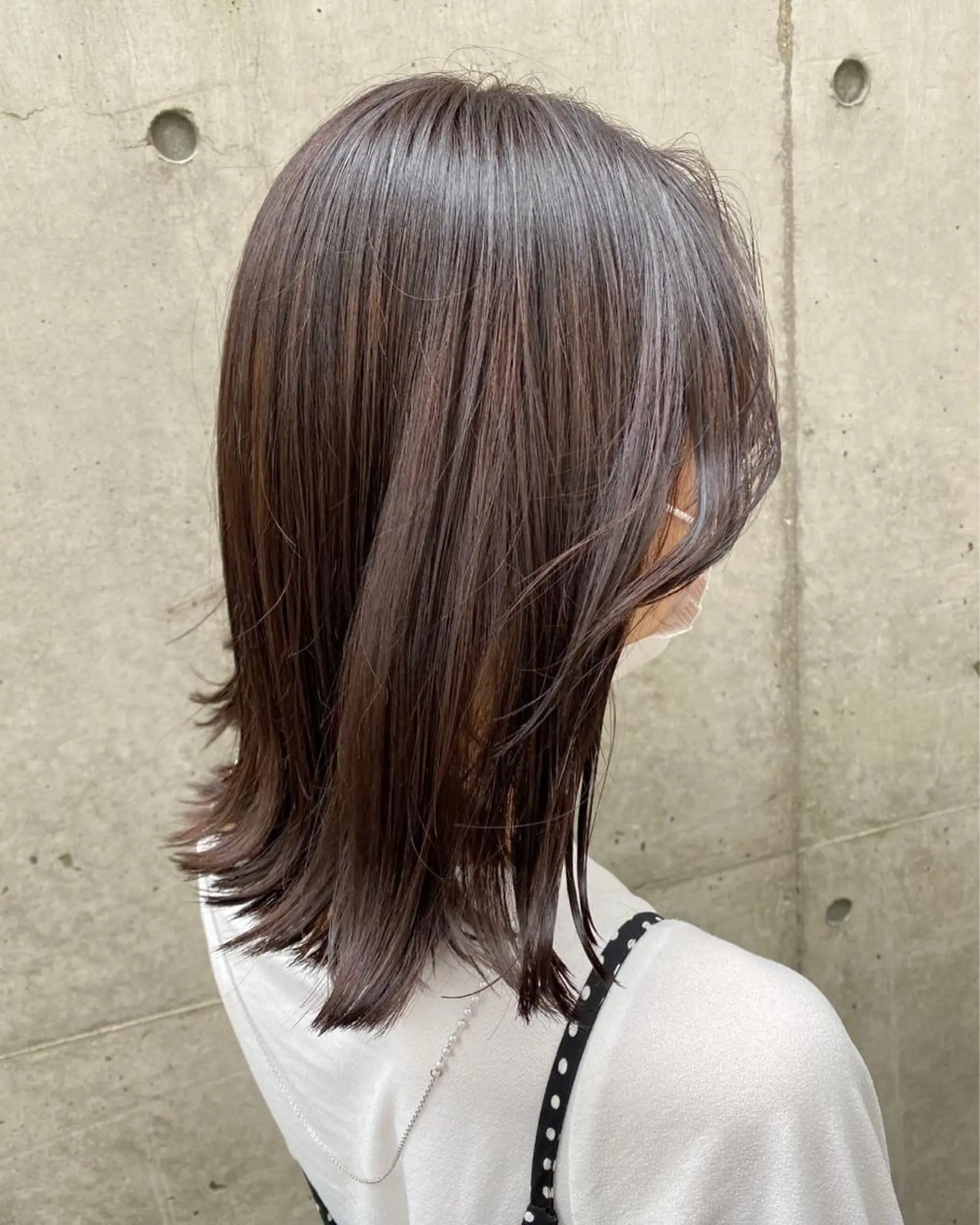 ミディアム カット ヘアカラー トリートメント レイヤーカット /透明感カラー西田のヘアスタイル