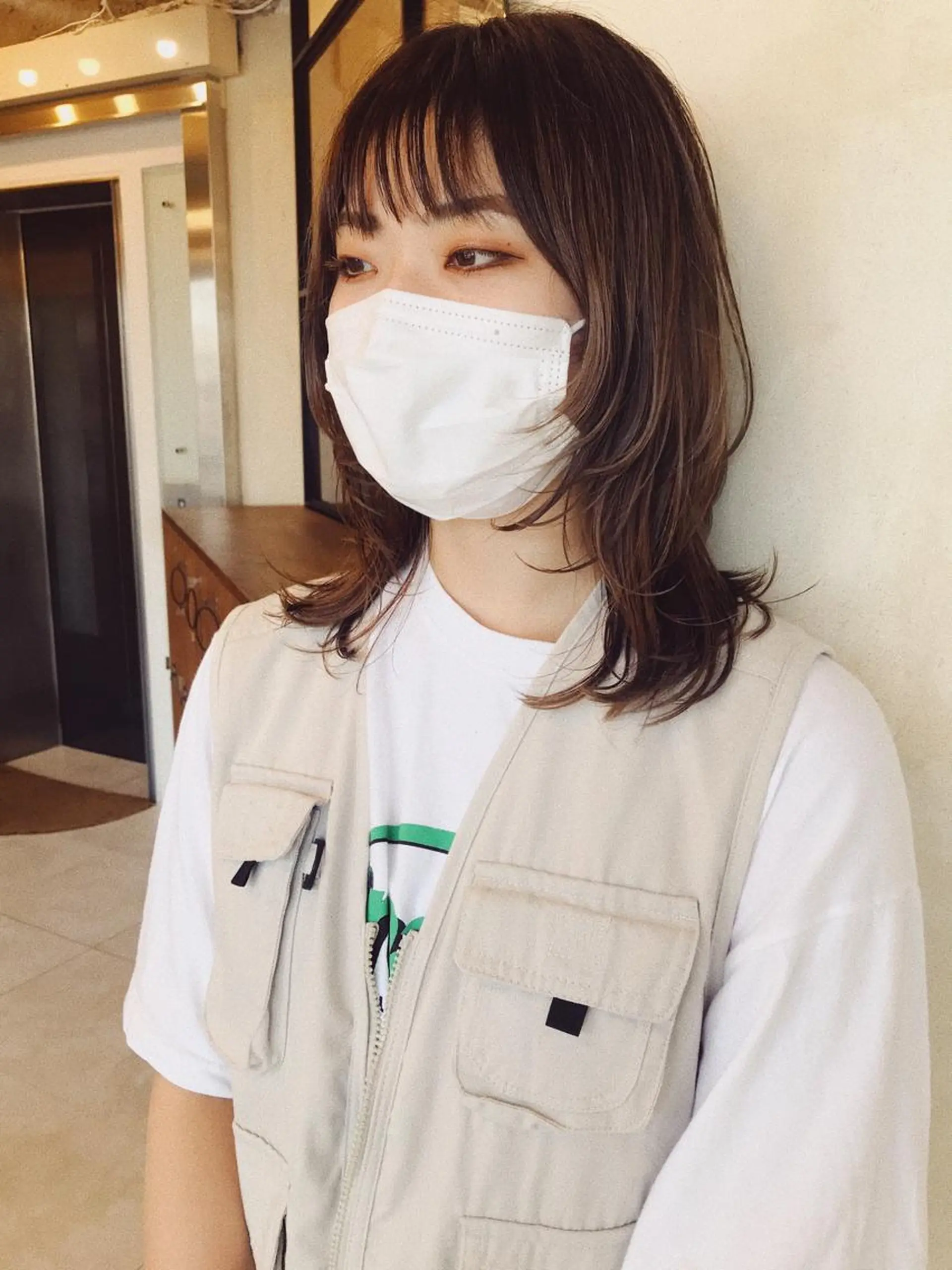 ミディアム レイヤーカット ウルフカット ウルフレイヤー 鎌倉 彩のヘアスタイル