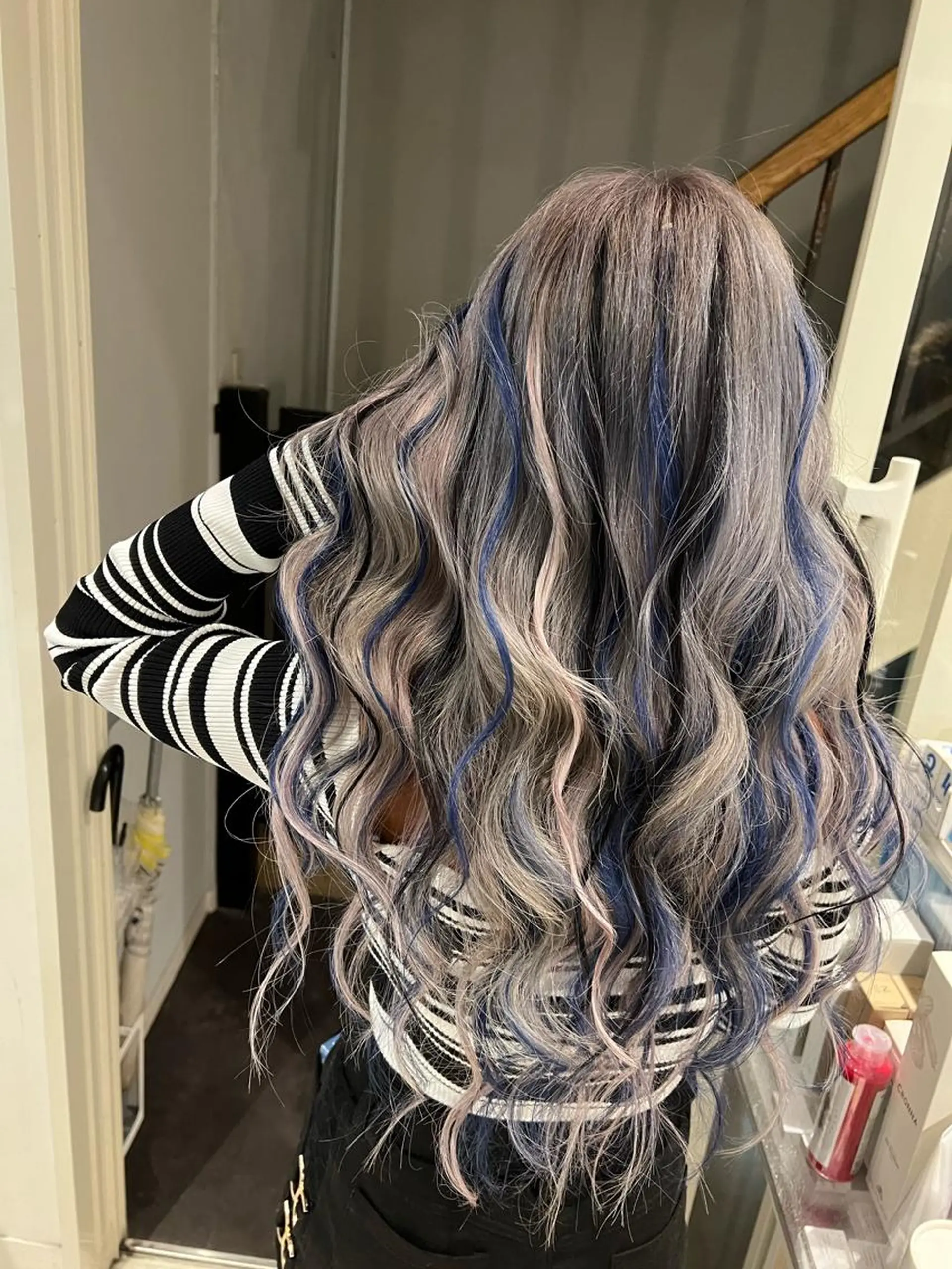 セミロング カラー ヘアアレンジ 🔥ハイトーンカラー ギャルNAOKI🔥のヘアスタイル