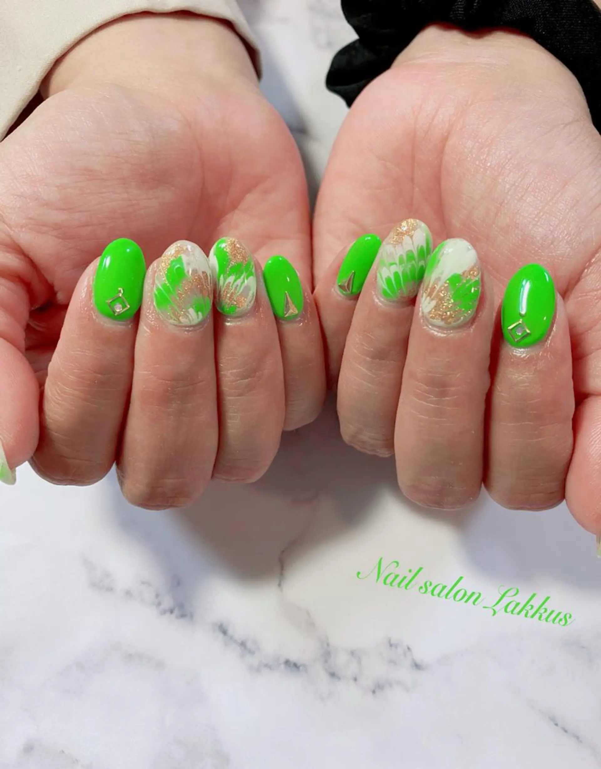 ネイル グリーン Lakkus T－CHIのネイルデザイン