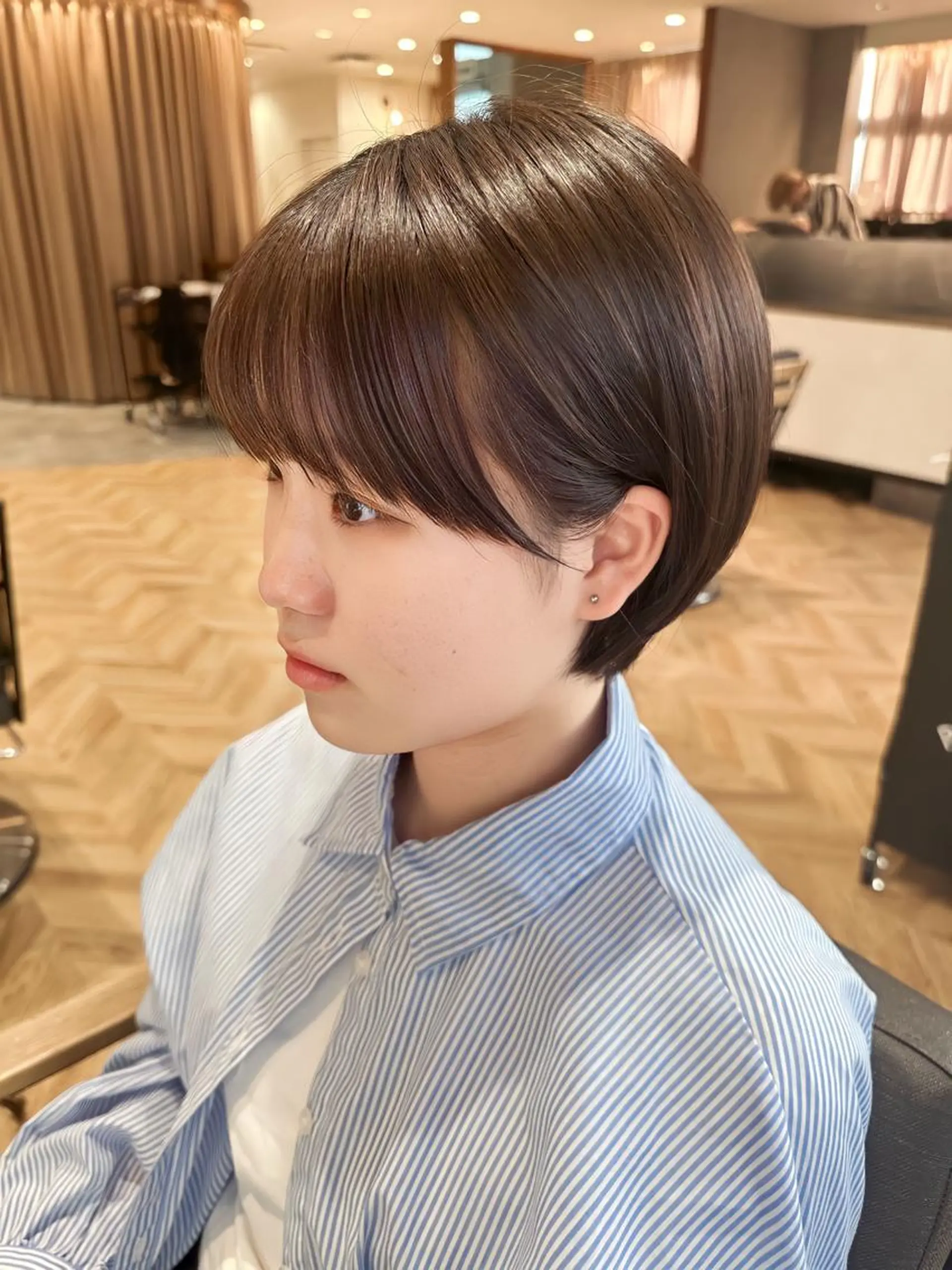 ショート カット ヘアカラー かえ🩶韓国ボブ🎀 透明感カラー🥣のヘアスタイル