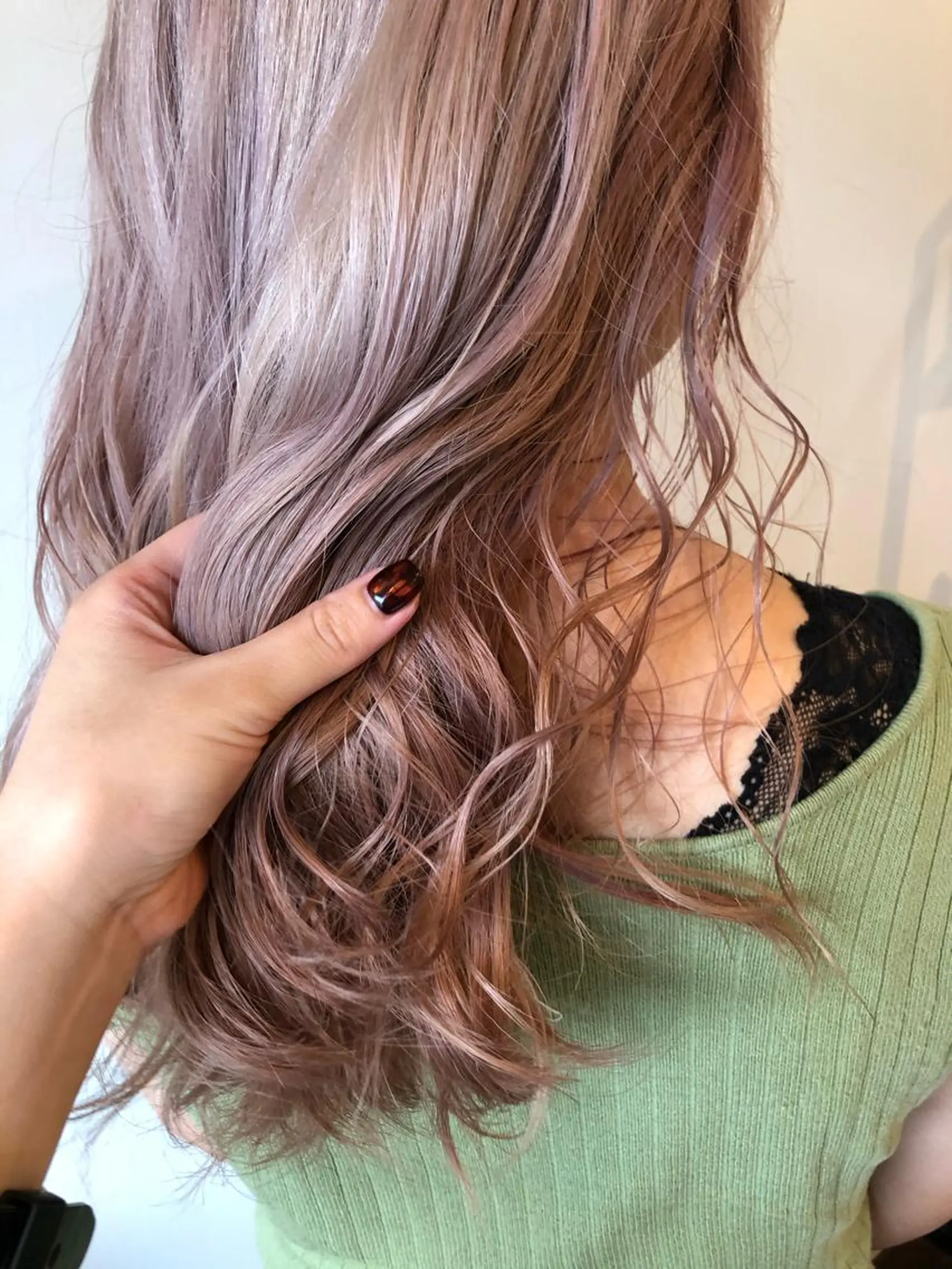 セミロング カラー 安藤 佑衣のヘアスタイル