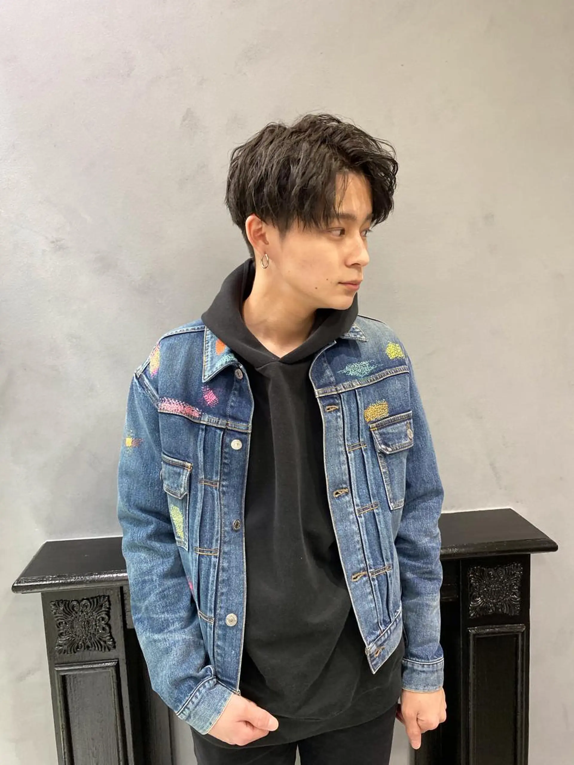 ミディアム パーマ メンズ ミディアムパーマ メンズブリーチ センターパート フェードカット マッシュ メンズカット/パーマ Yoshiのヘアスタイル