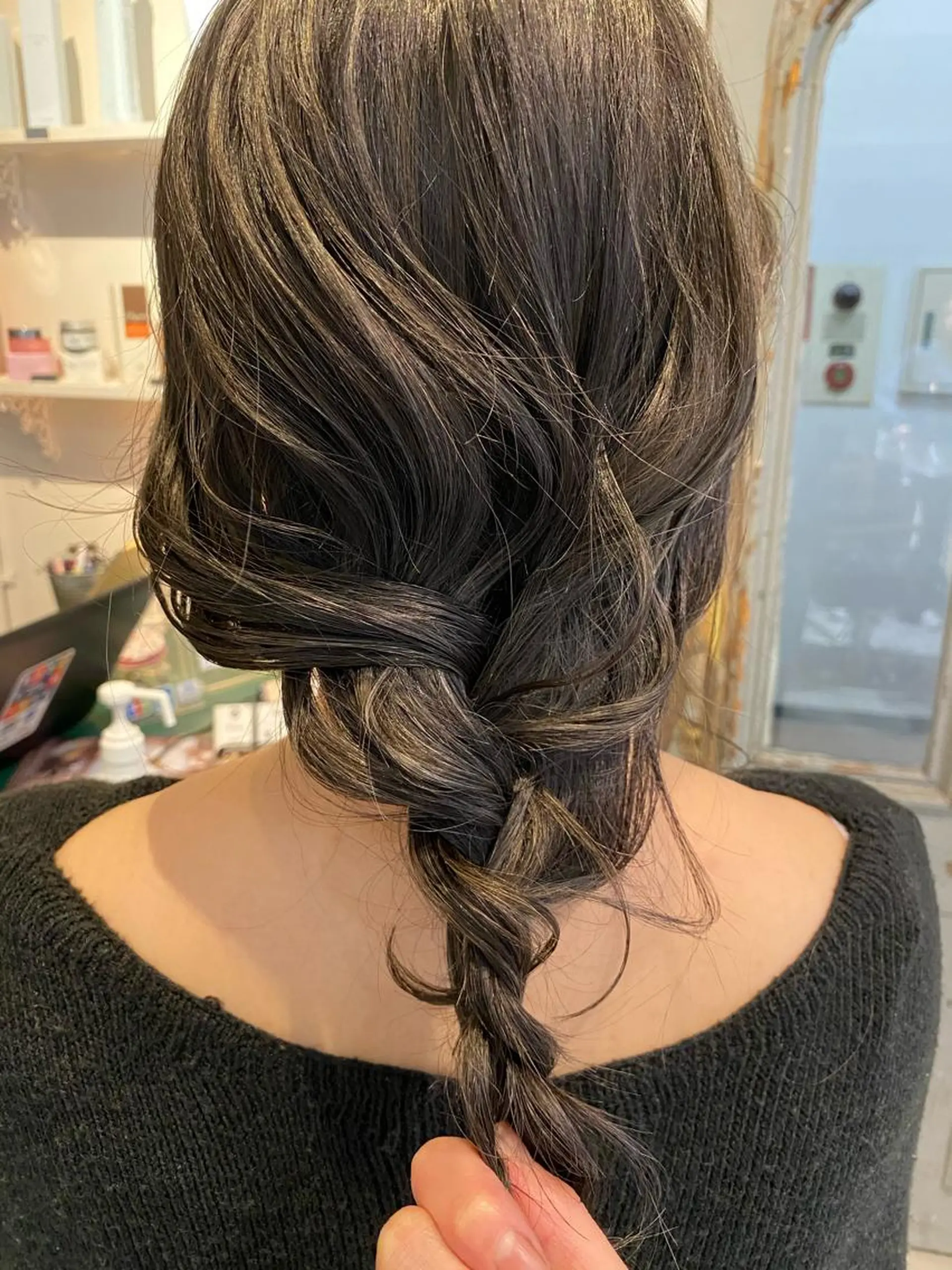 ミディアム カラー vixus mamiのヘアスタイル