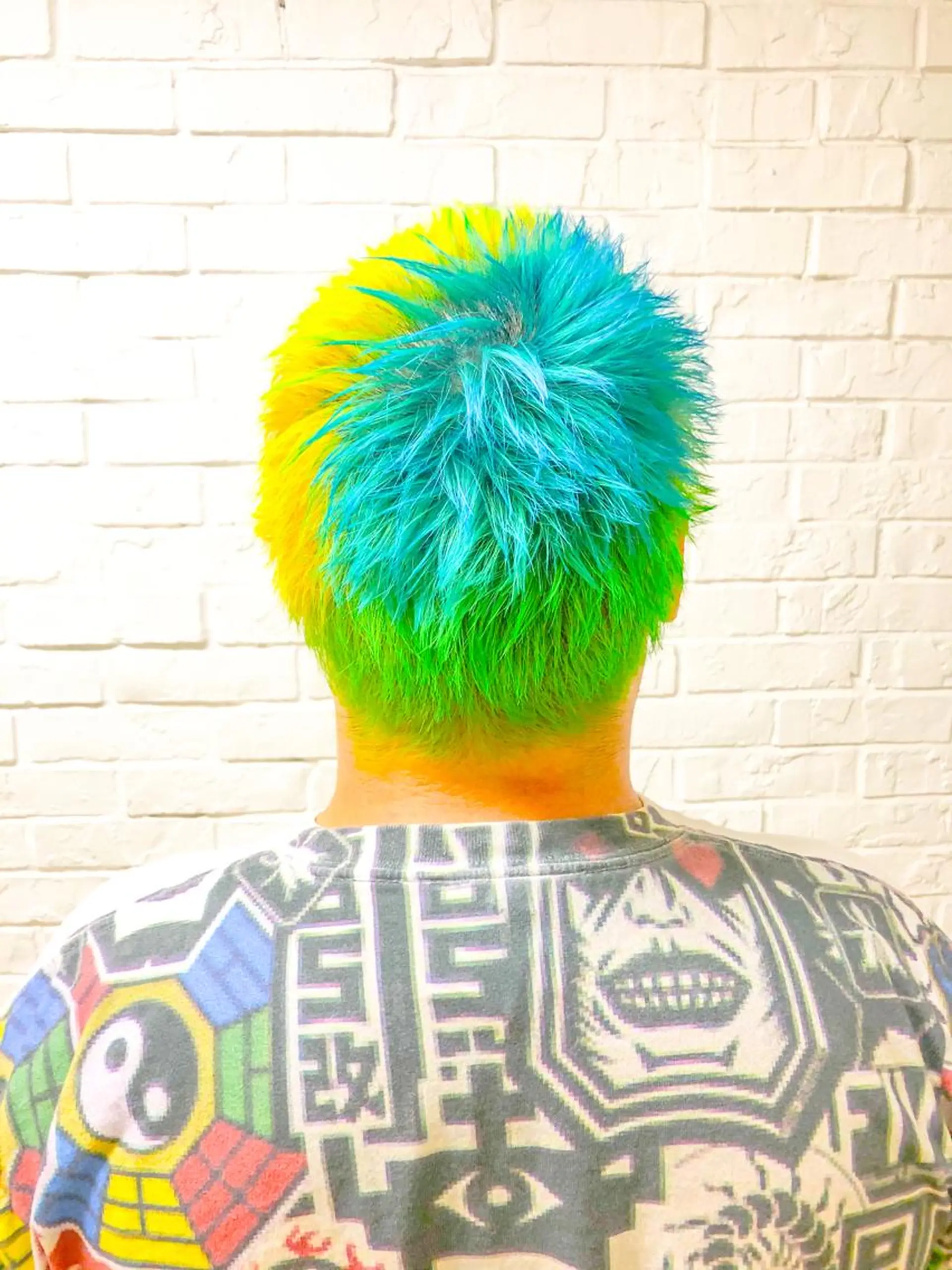 ショート カラー イエローカラー ヘアカラー トリートメント エクステリピート率 No.1 菊池　悠介のヘアスタイル