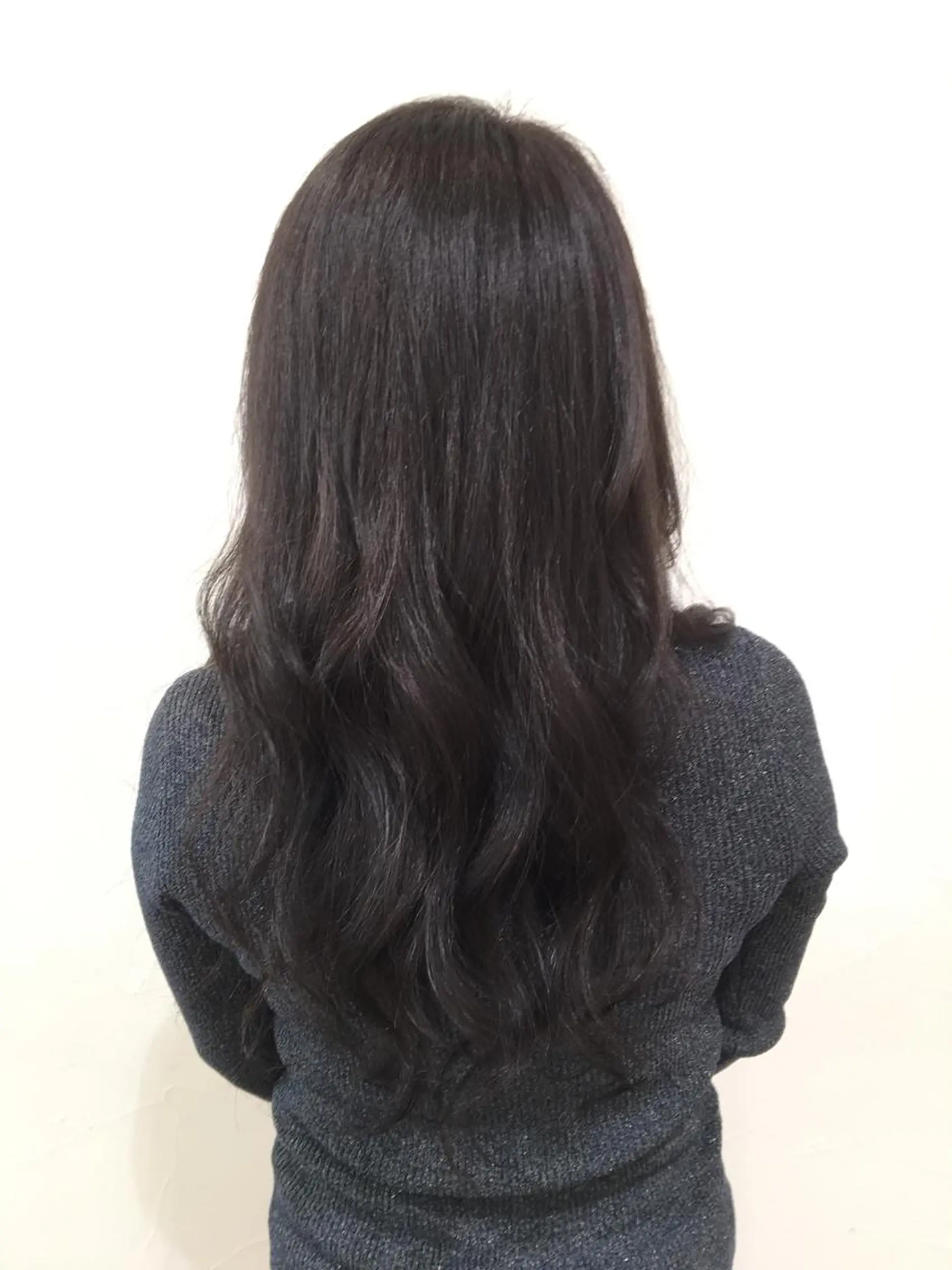 ロング カラー 乳井 悠香のヘアスタイル