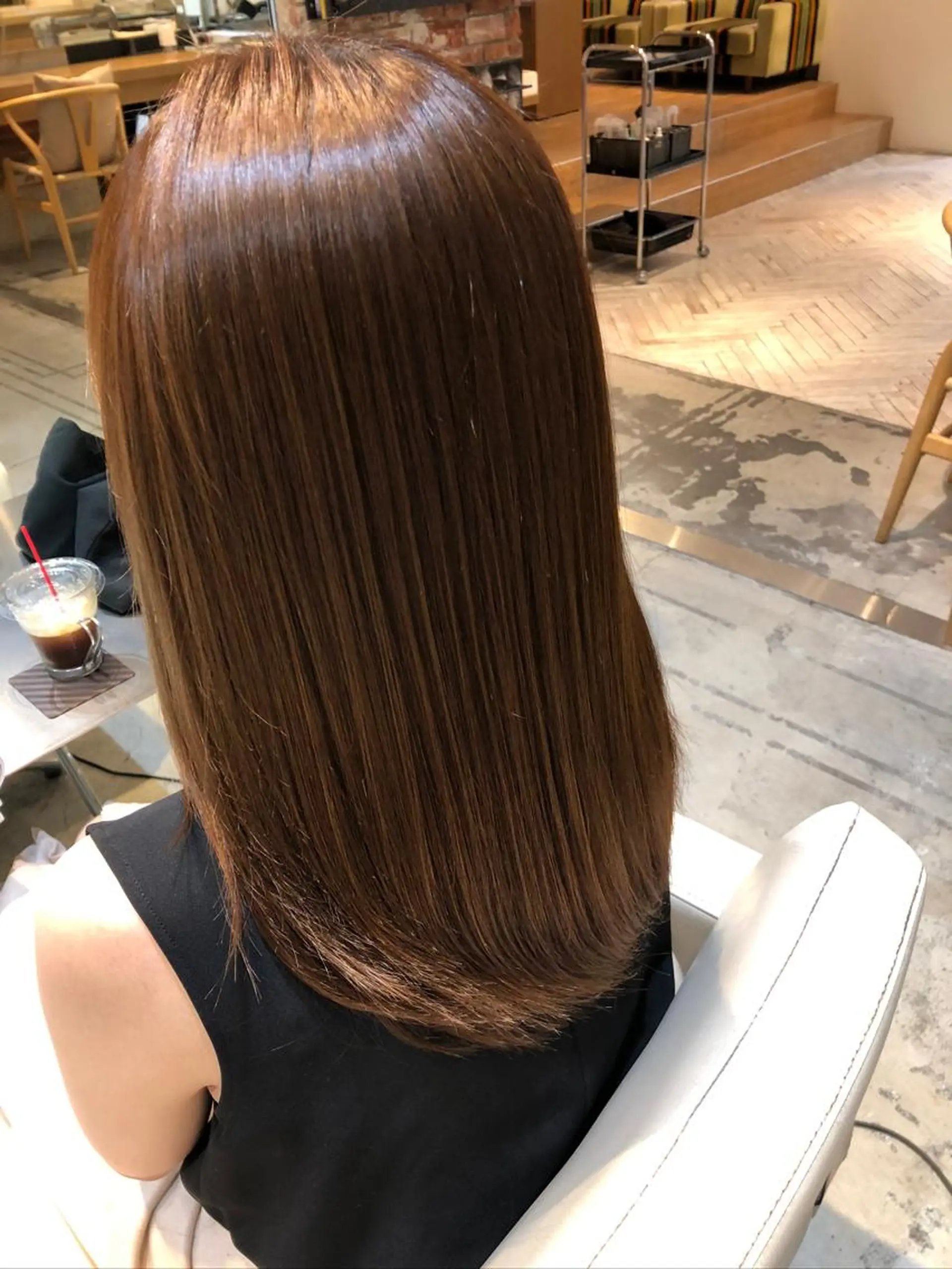 セミロング 髪質改善 トリートメント カット ヘアカラー トリートメント 山本翔一郎 韓国顔周りレイヤーのヘアスタイル