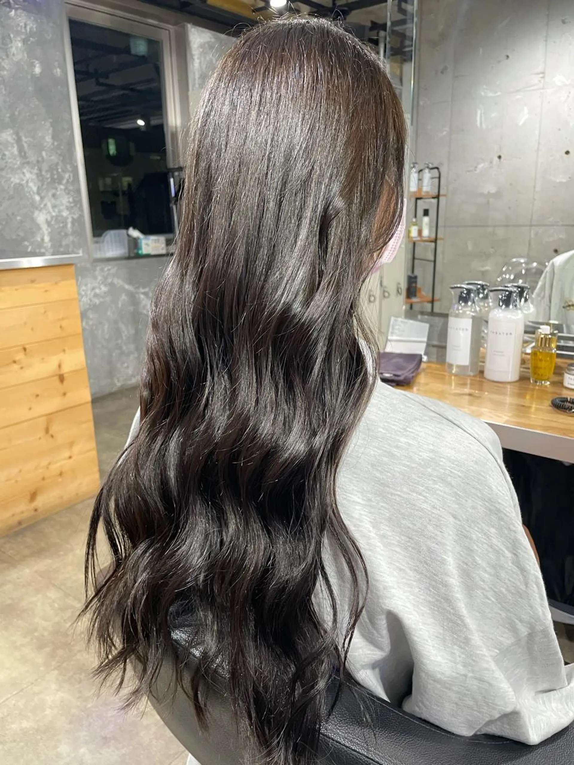ロング カラー パーマ ヘアアレンジ メンズ キッズ ネイル マツエク・マツパ 透明感カラー・レイヤ ー🎀amika🎀のヘアスタイル