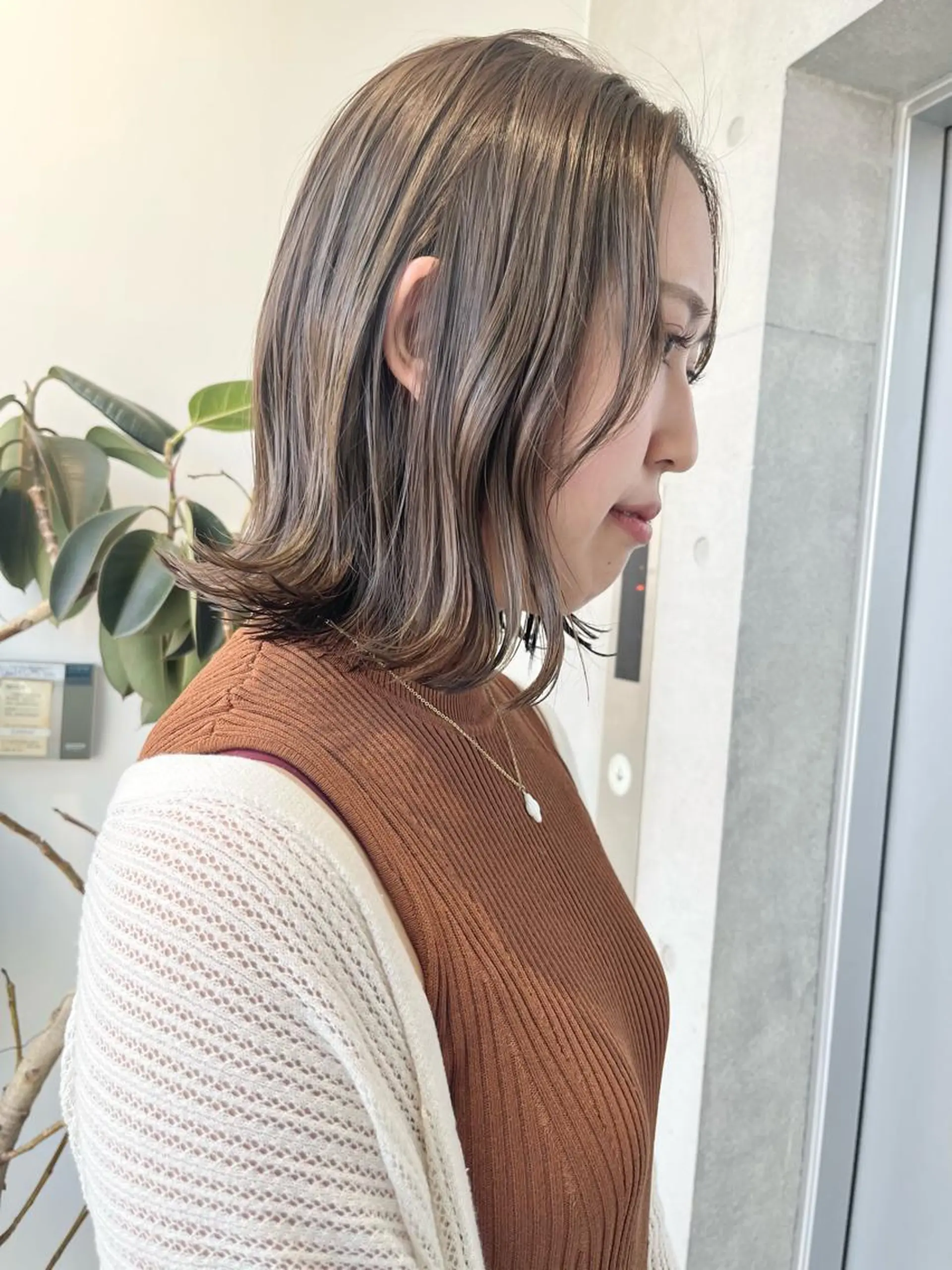 ミディアム カラー パーマ ヘアアレンジ カット ヘアカラー トリートメント 透明感/オリーブ/ グレージュ/YUKAのヘアスタイル