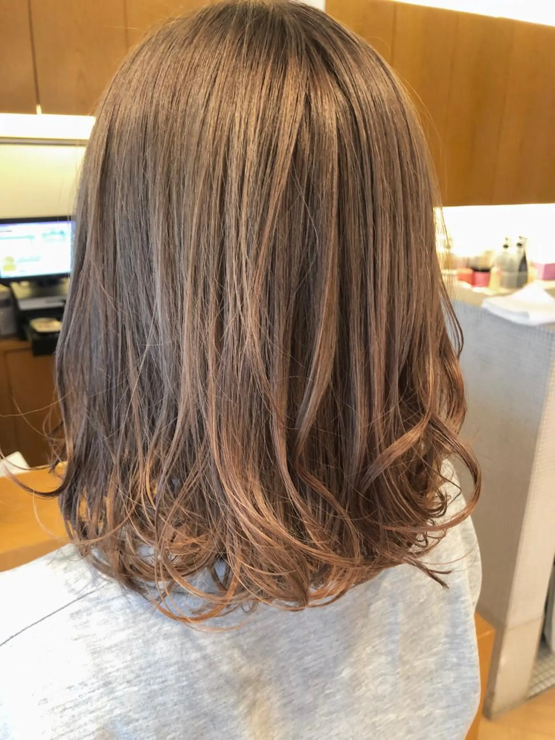 ミディアム カラー ブリーチ 大村 凪のヘアスタイル