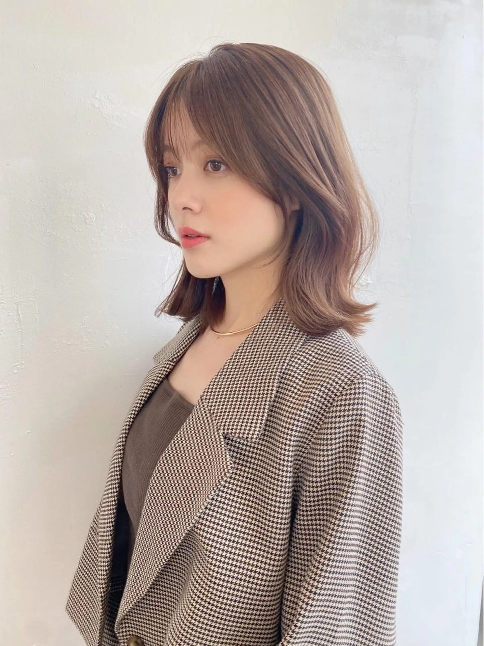 ミディアム くびれヘア くびれレイヤー レイヤーカット 鎌倉 彩のヘアスタイル