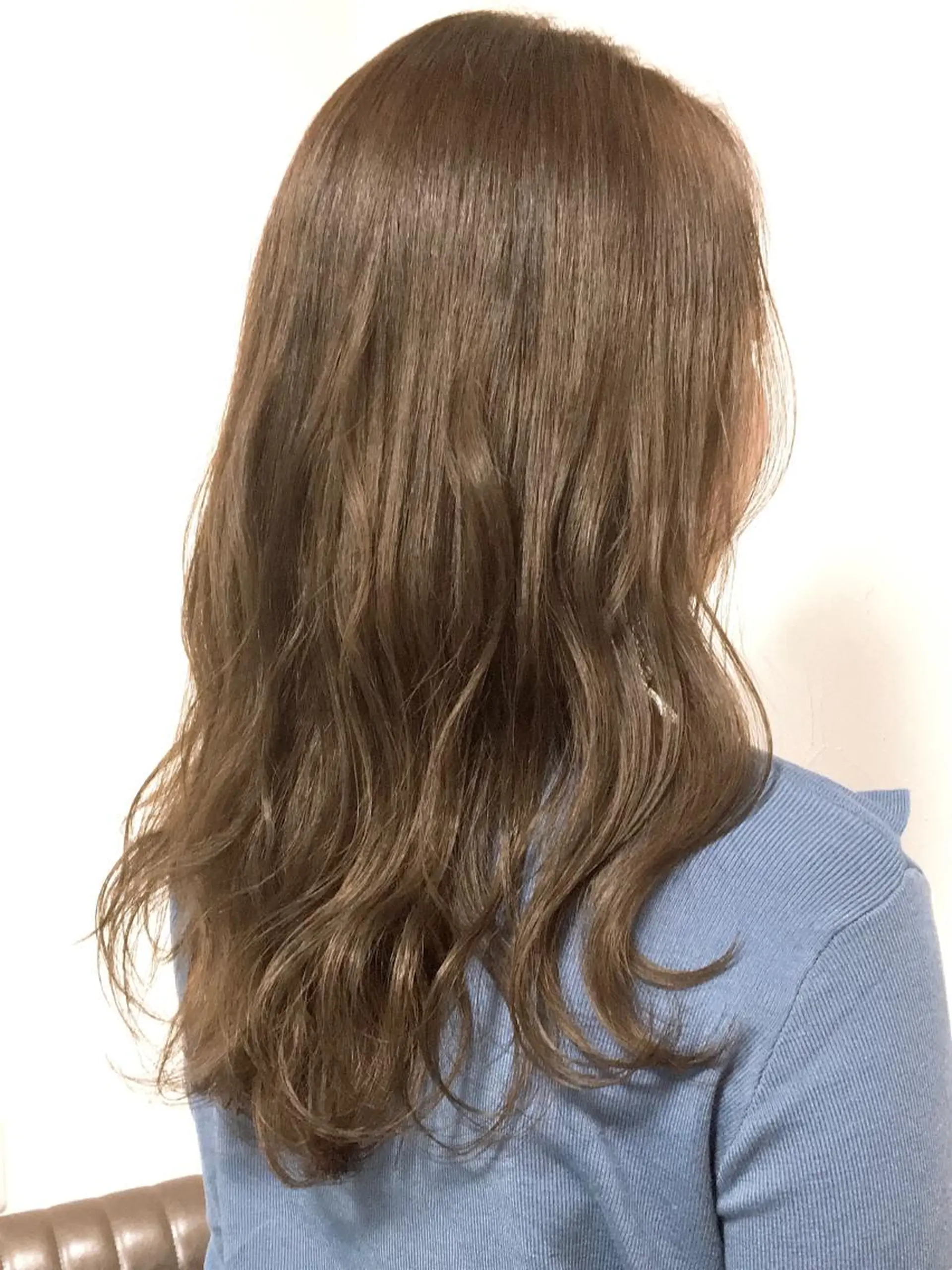 ロング カラー ベージュカラー 鈴木 咲輝のヘアスタイル