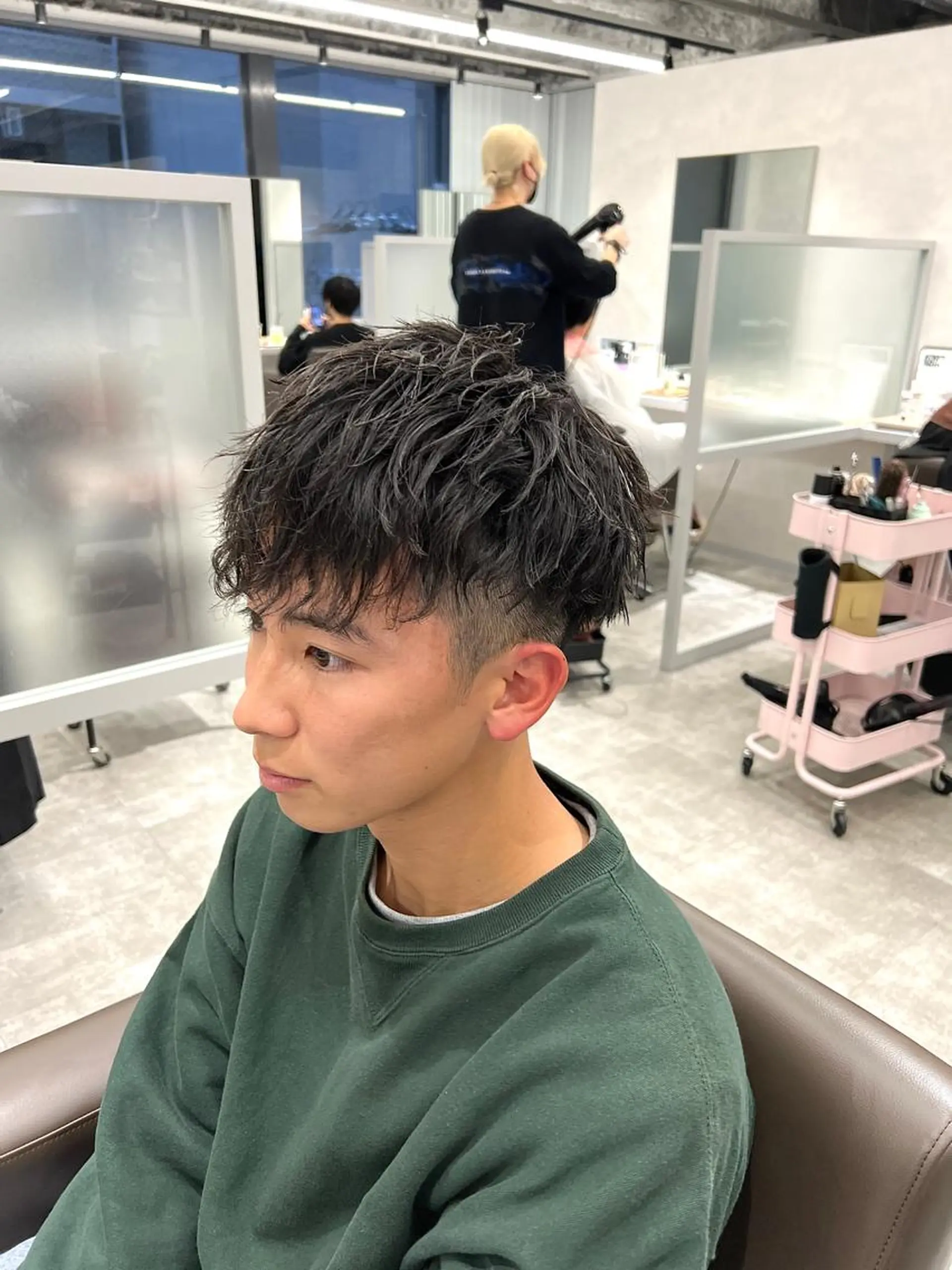 ショート カラー パーマ メンズ kiitos所属・関西センターパート メンズモデル募集のヘアスタイル