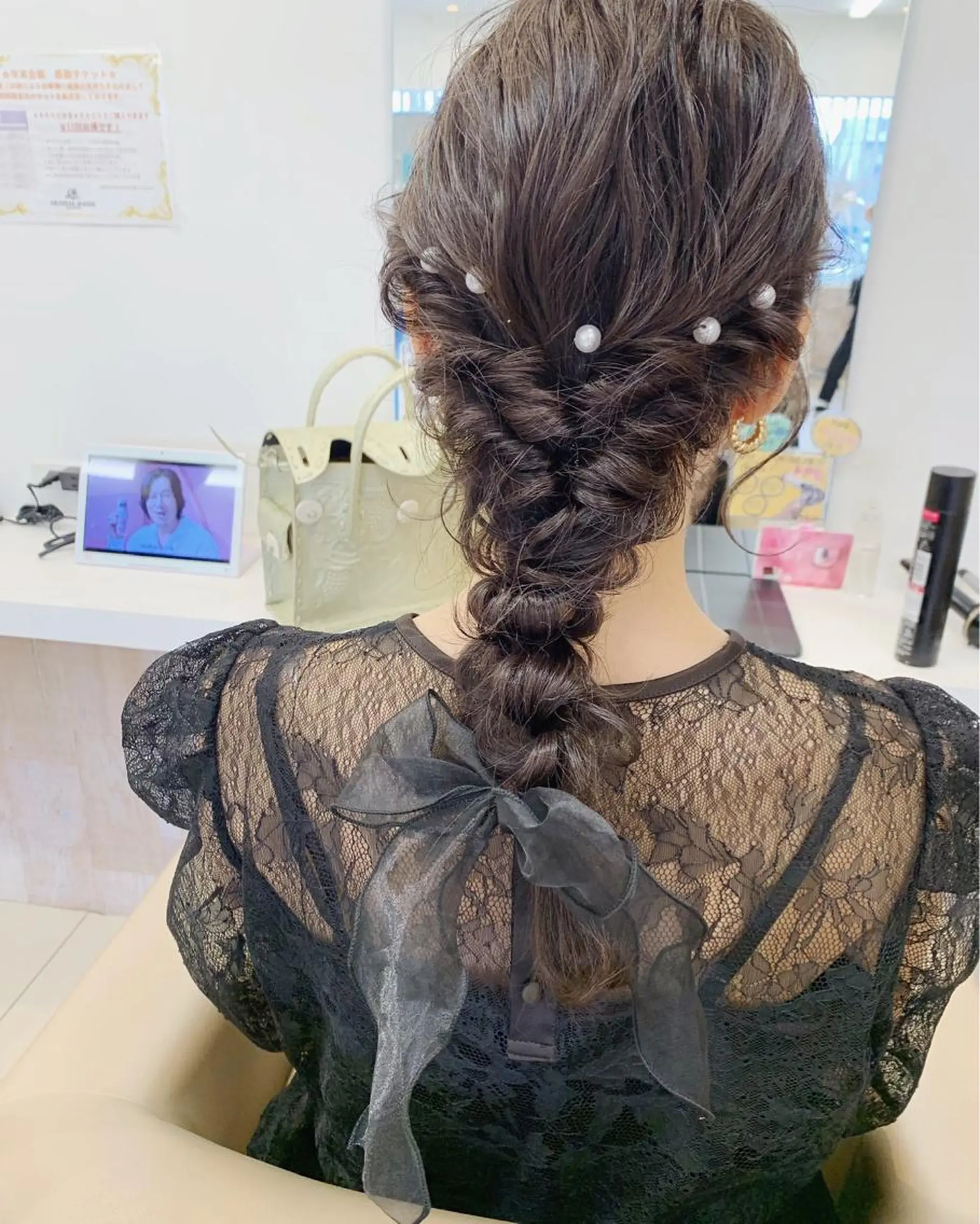 ミディアム ヘアアレンジ クリスタルマジック hair &　eyeのヘアスタイル