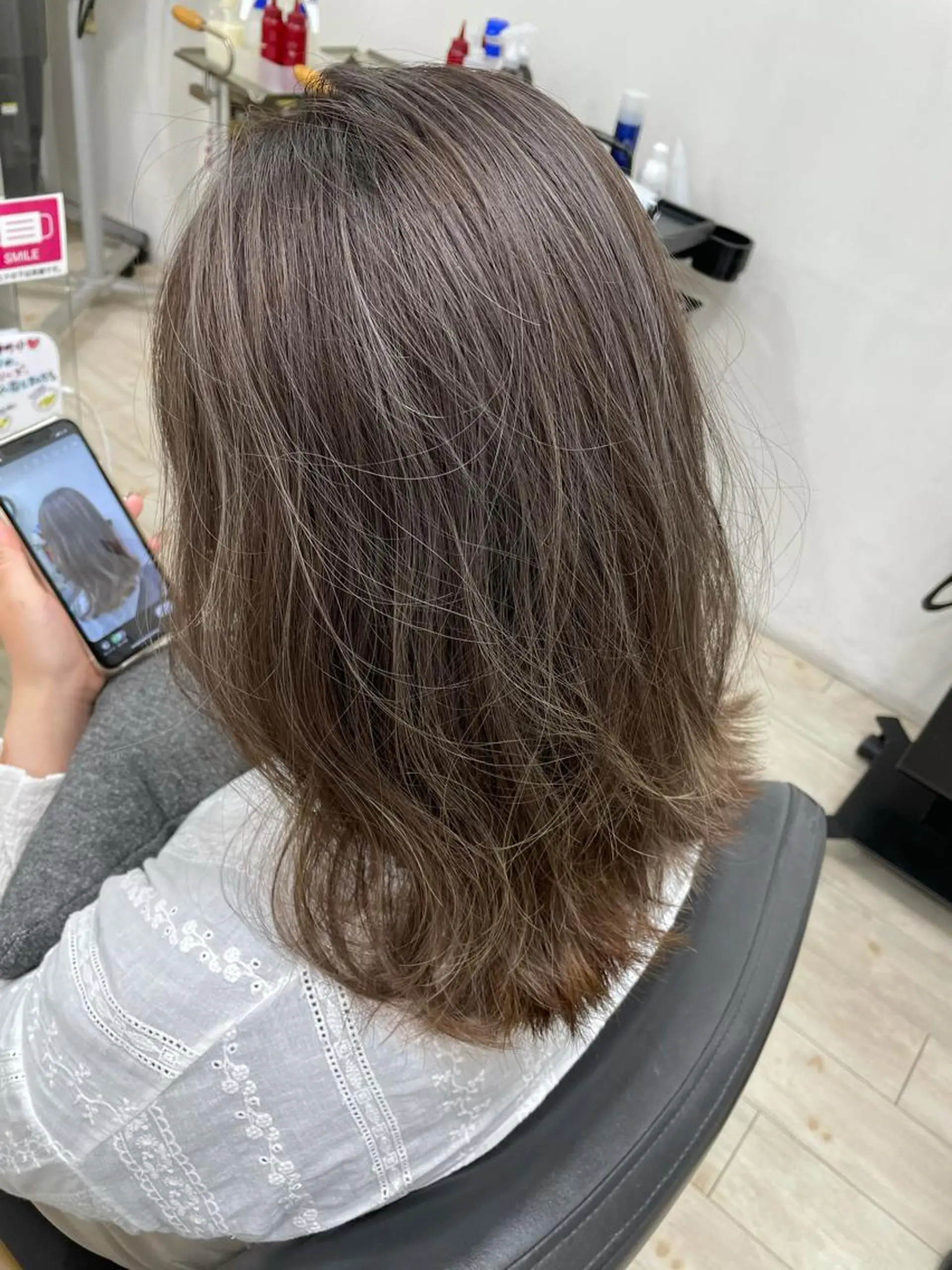 ミディアム ハイライト 心斎橋/海外レイヤー 募集中三好玲奈のヘアスタイル