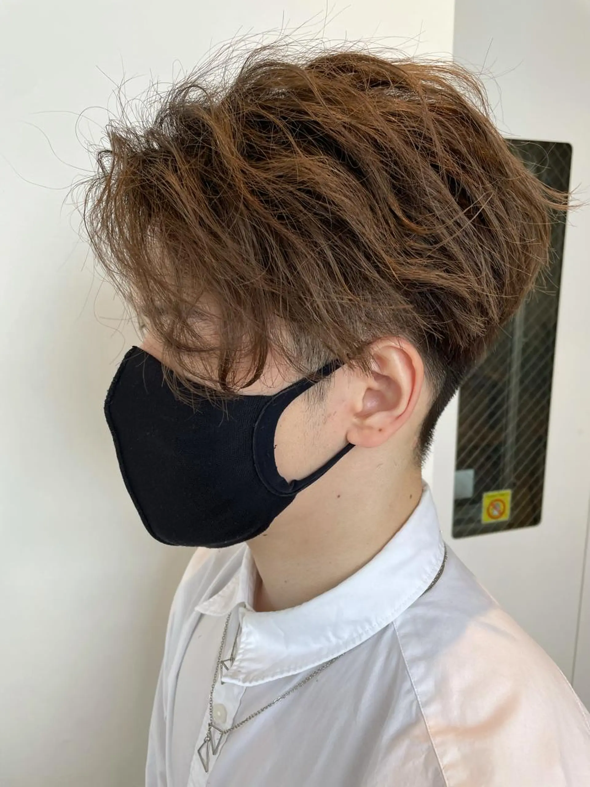 ミディアム パーマ メンズ カット ヘアカラー ヘッドスパ 美髪形成！色素改善！ 秋田　和輝のヘアスタイル