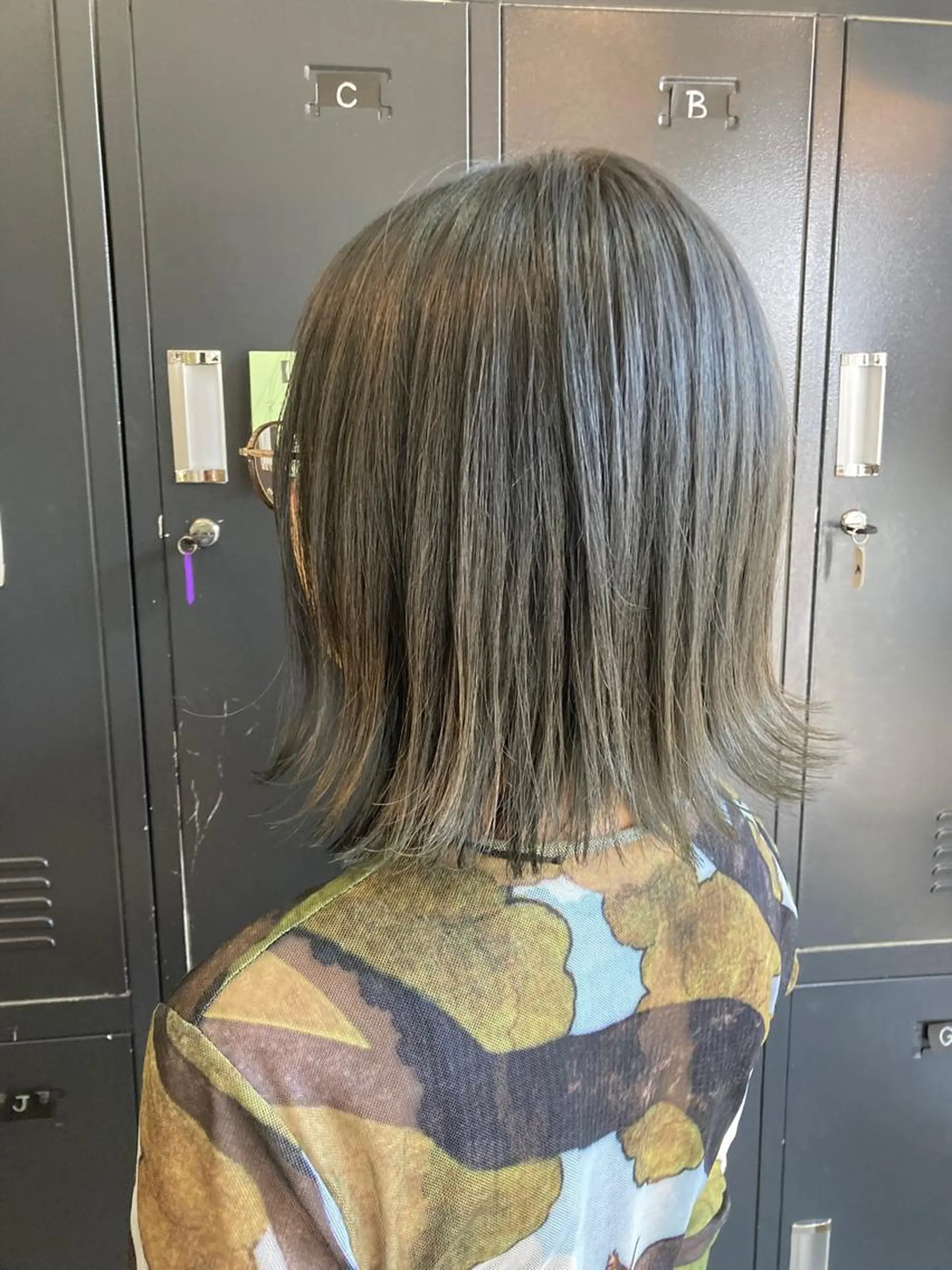 ミディアム 🩵FERIA 桃山台　足立あゆみのヘアスタイル