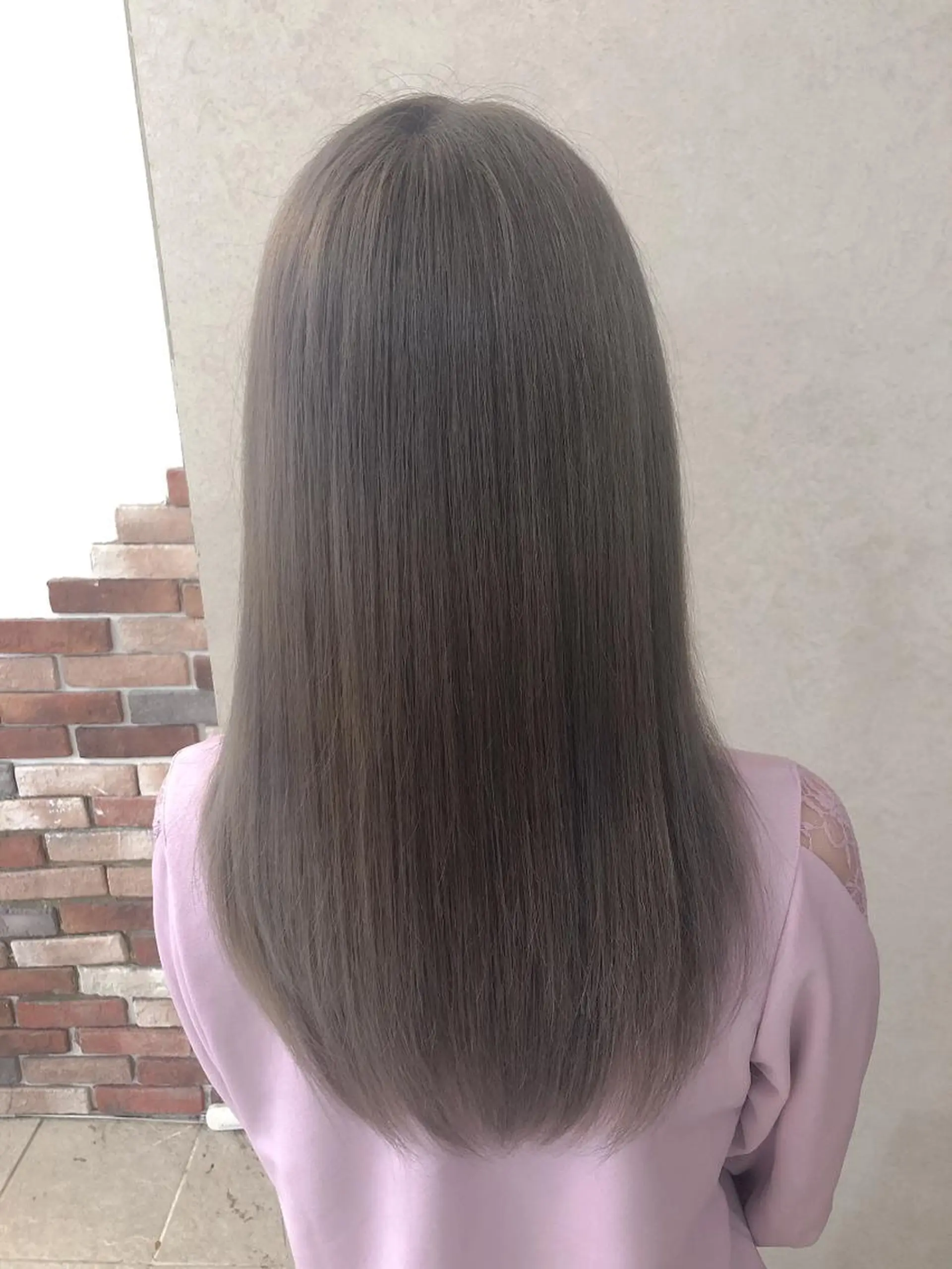 ロング ヘアカラー Lovis moa 〘国分　かな〙のヘアスタイル