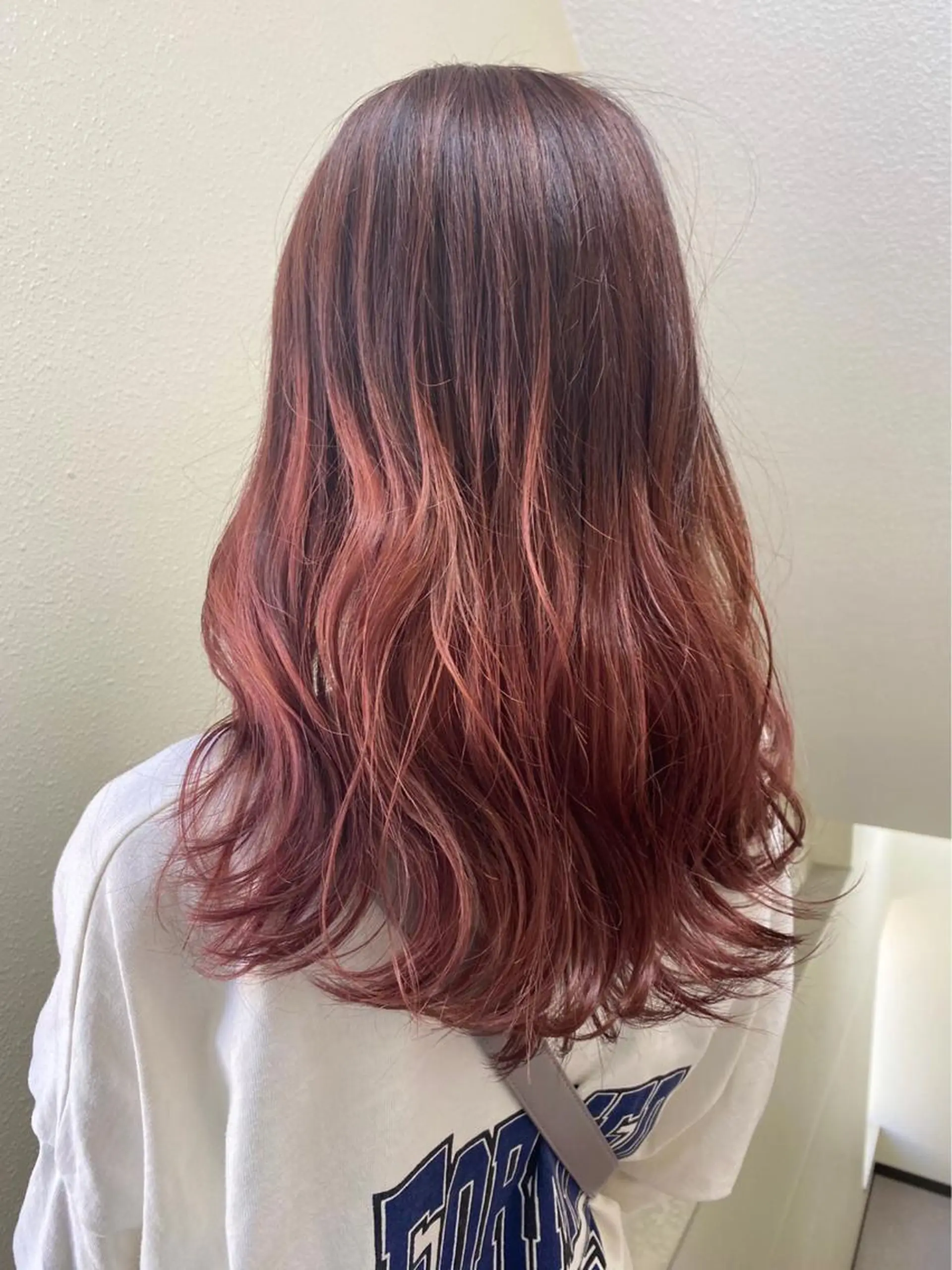 ロング カラー ヘアアレンジ メンズ キッズ マツエク・マツパ メンズブリーチ メンズハイライト メンズインナーカラー メンズ韓国風 アディクシーカラー 女性専用サロン梅田 髪質改善カラーakiのヘアスタイル