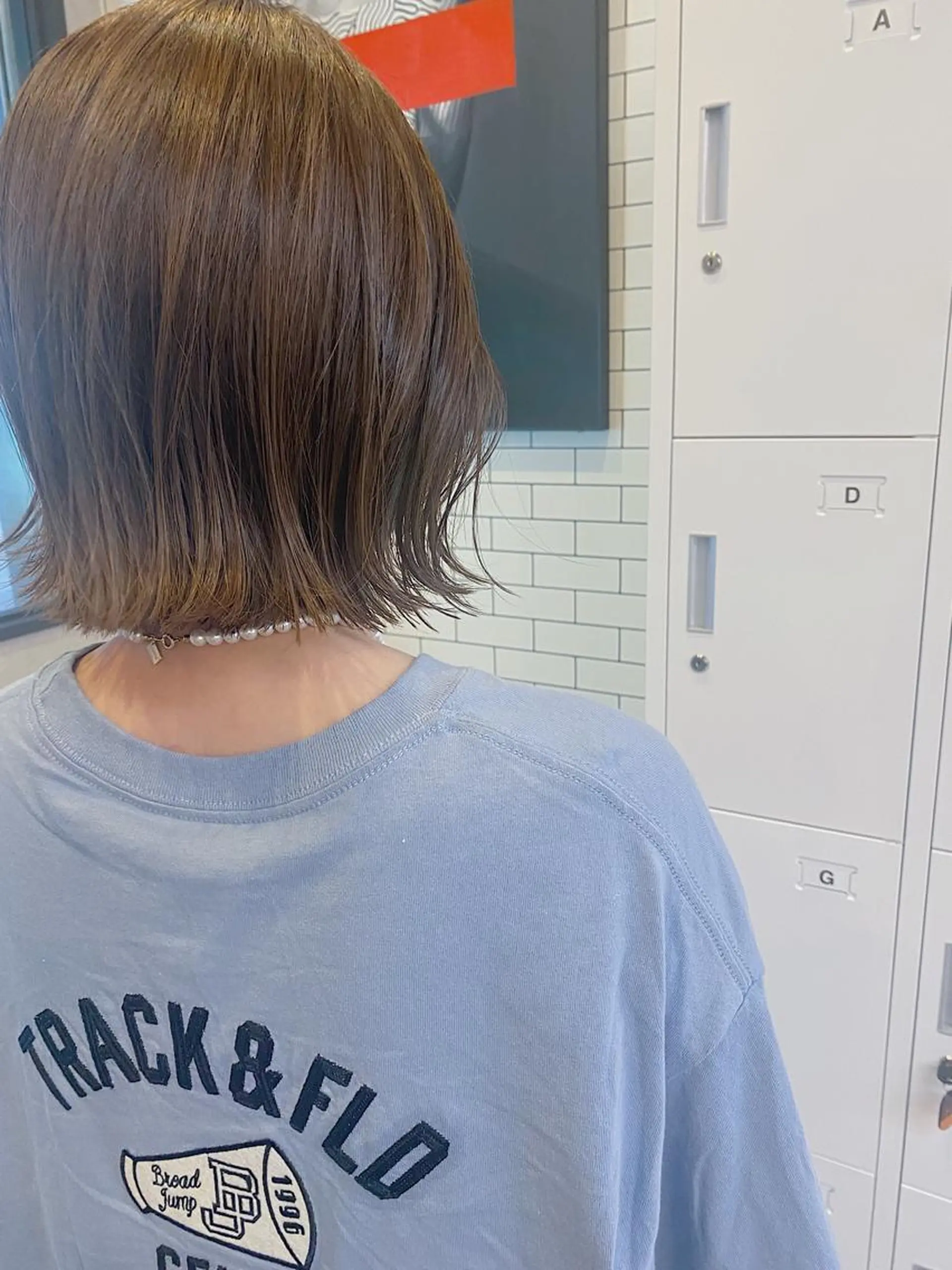 ショート カラー ヘアアレンジ 切りっぱなしボブ アッシュ ベージュカラー ハイライトカラー オリーブベージュ カット ヘアカラー トリートメント Kawaguchi Arisaのヘアスタイル