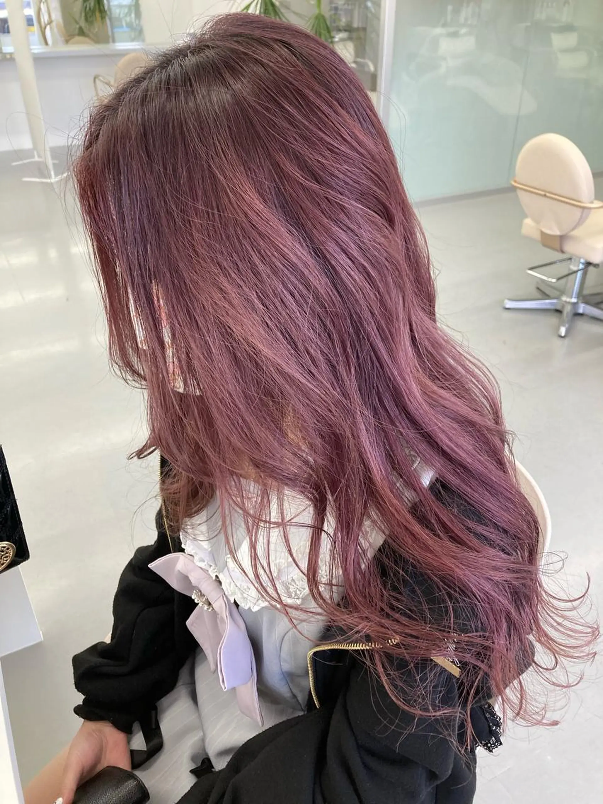 ロング パープルカラー 長谷川 未來のヘアスタイル