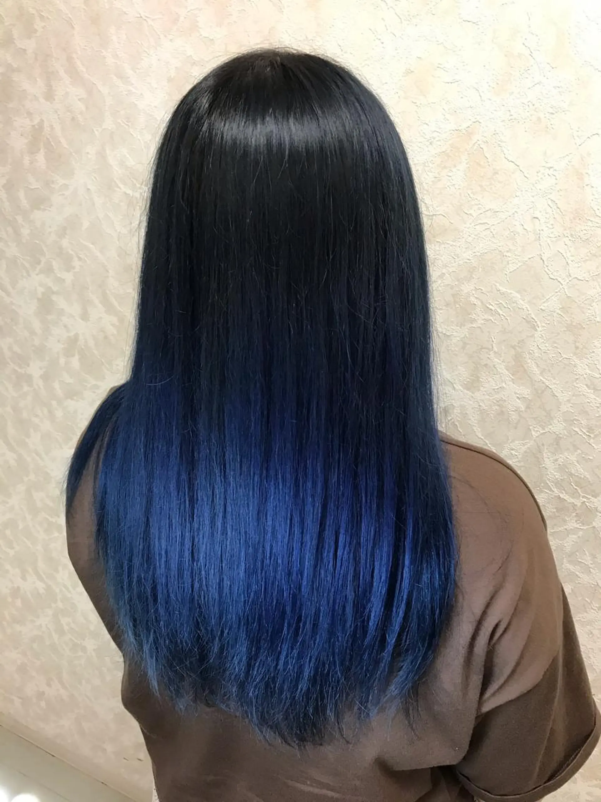 セミロング カラー ブルーカラー グラデーションカラー カット ヘアカラー トリートメント ブリーチ/髪質改善/ レイヤー/YUTO‎のヘアスタイル