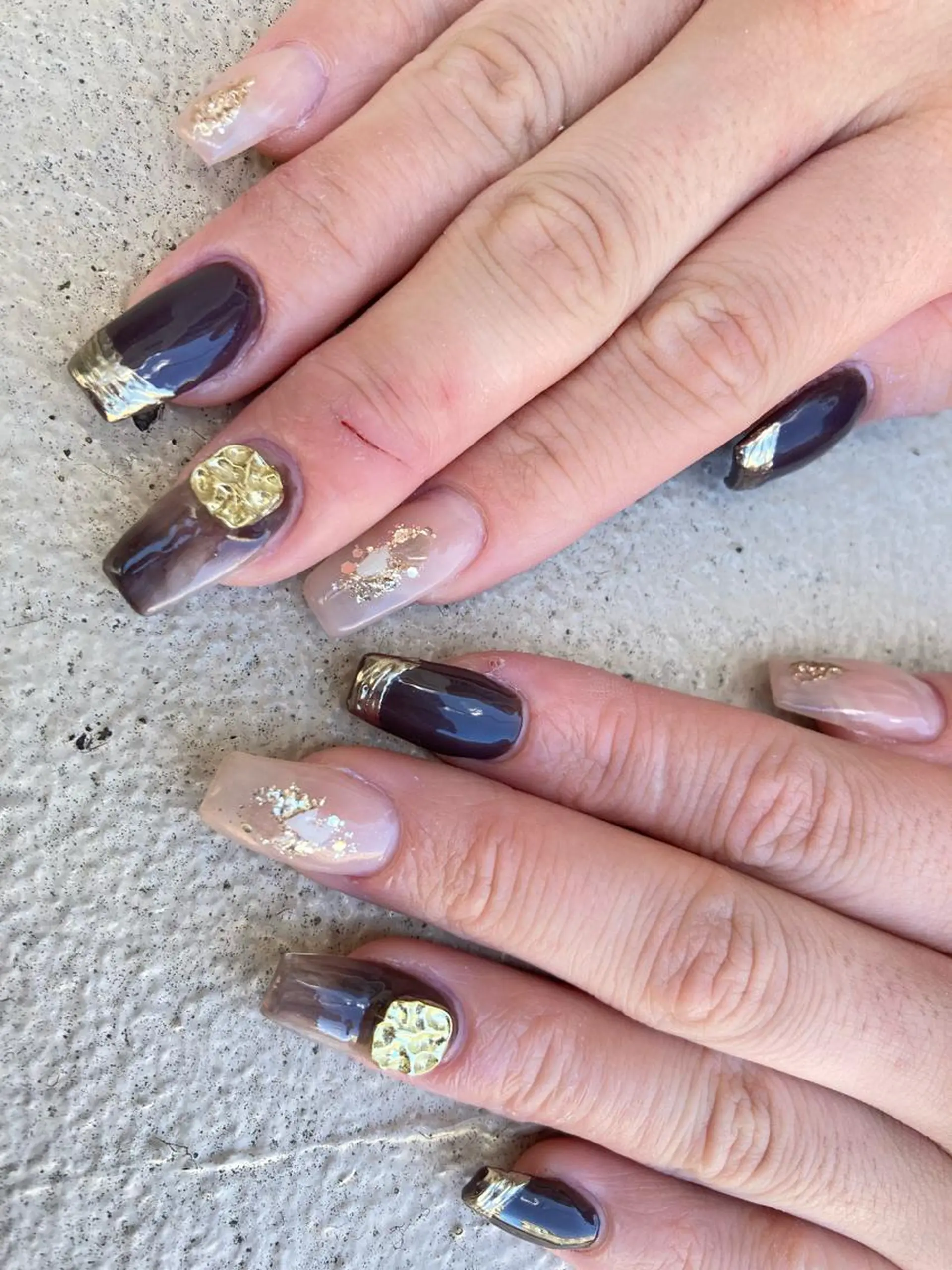 ミディアム ネイル ハンドネイル ✴︎ Delightのネイルデザイン