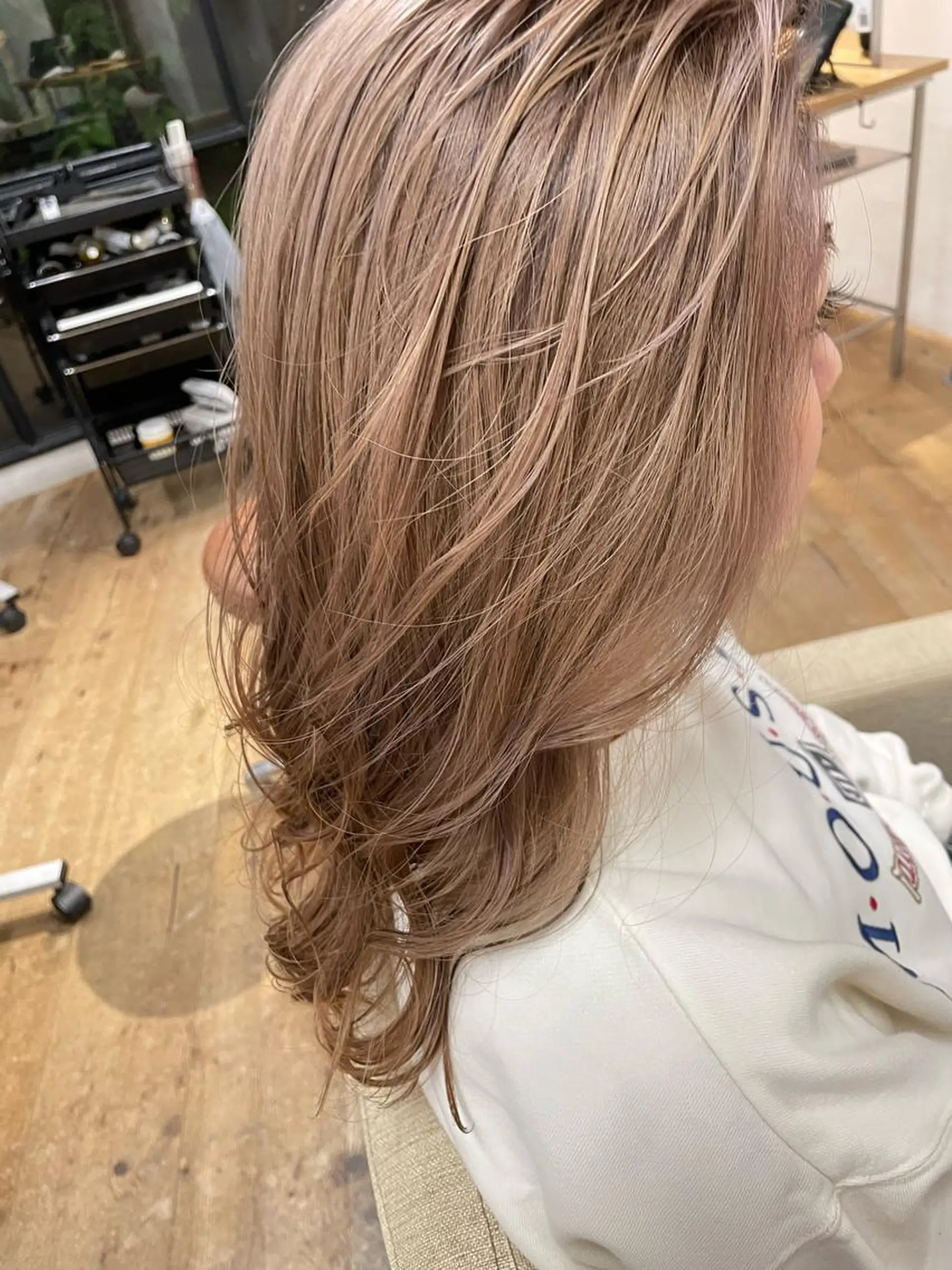 カラー GOTODAYシェアサロン梅田店所属・まな カラー、メンズパーマのヘアスタイル