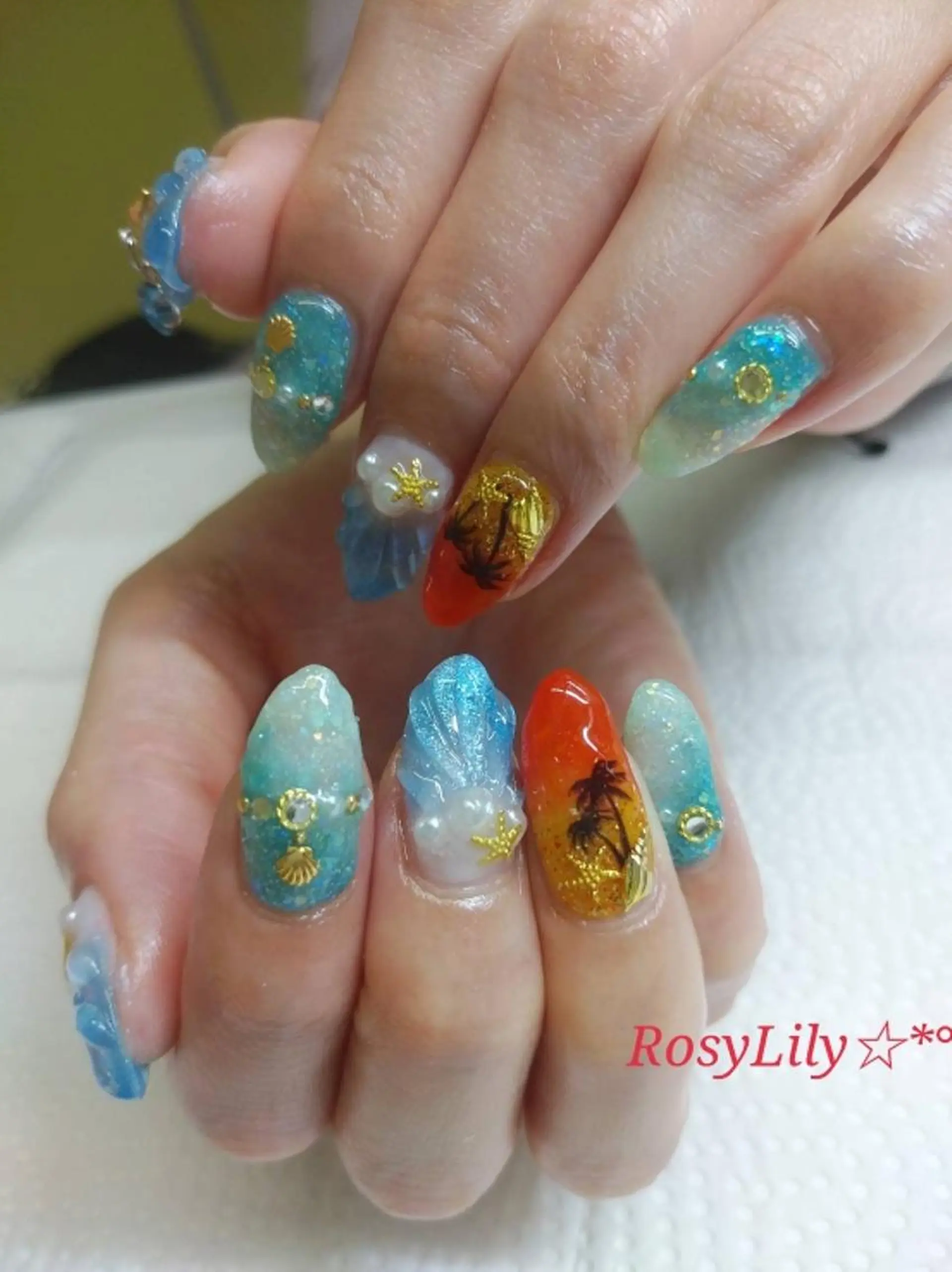 ネイル ブルー 夏ネイル プライベートサロン RosyLily所属・プライベートサロン Rosy Lilyのネイルデザイン