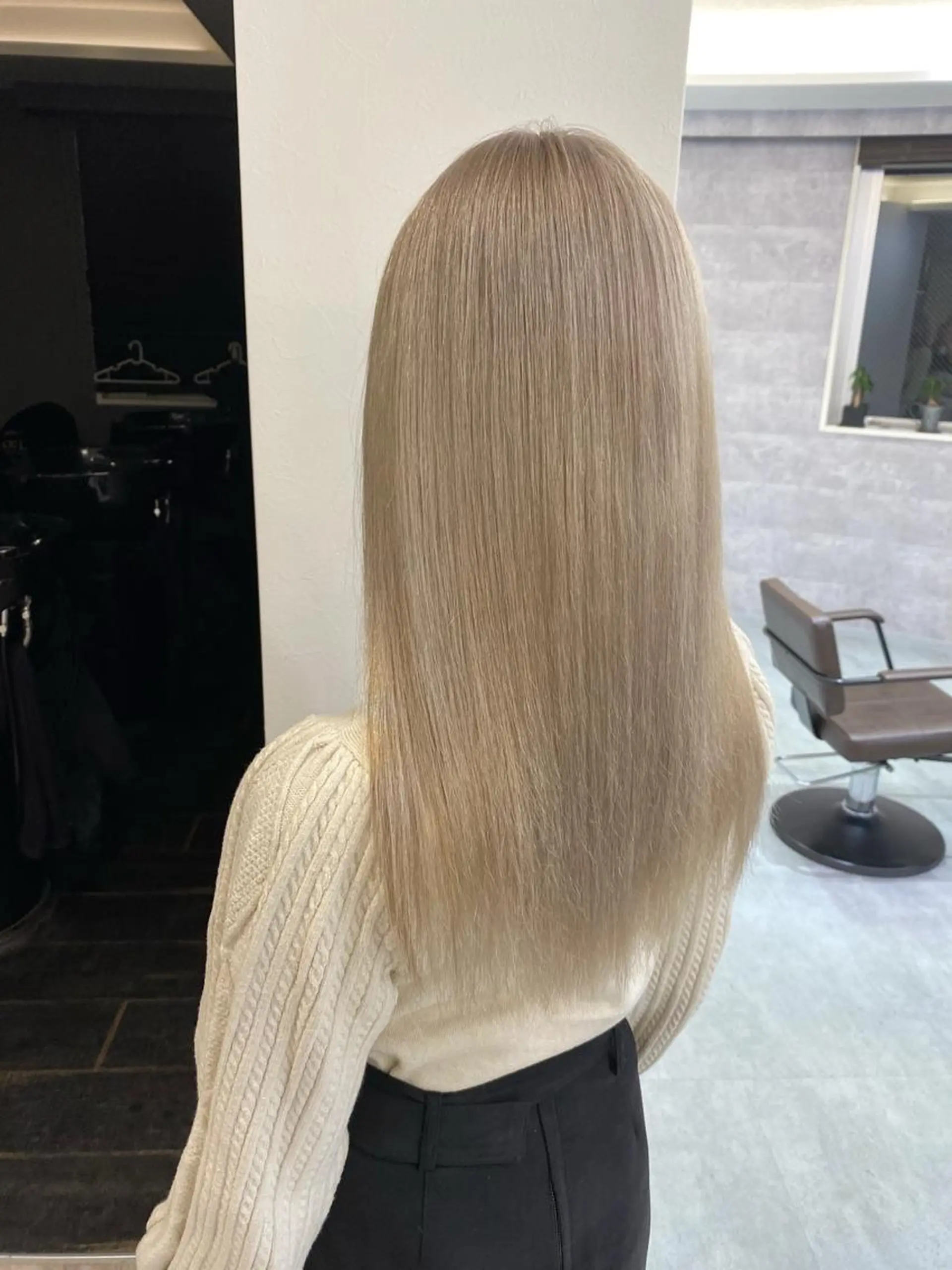ロング カラー ベージュカラー ブリーチ ケアブリーチ イルミナカラー ホワイトベージュ ヘアカラー ハイトーン特化サロン 🍑momo🍑のヘアスタイル
