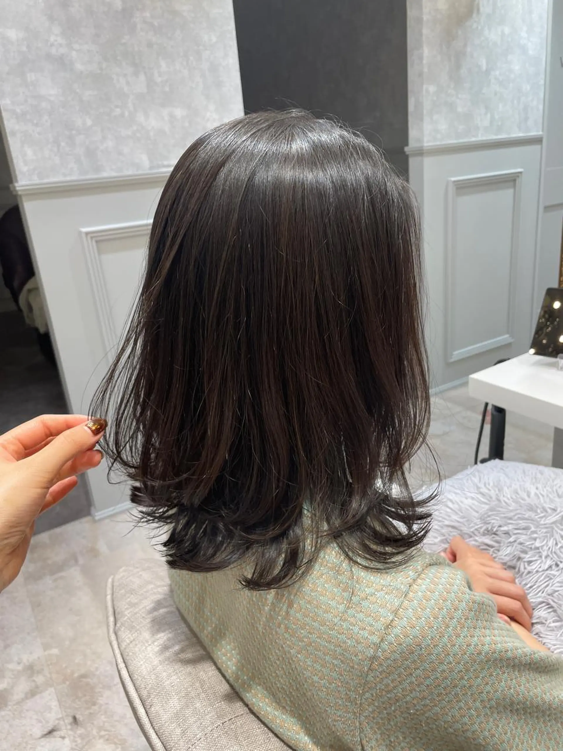 ミディアム 小野 明日香のヘアスタイル