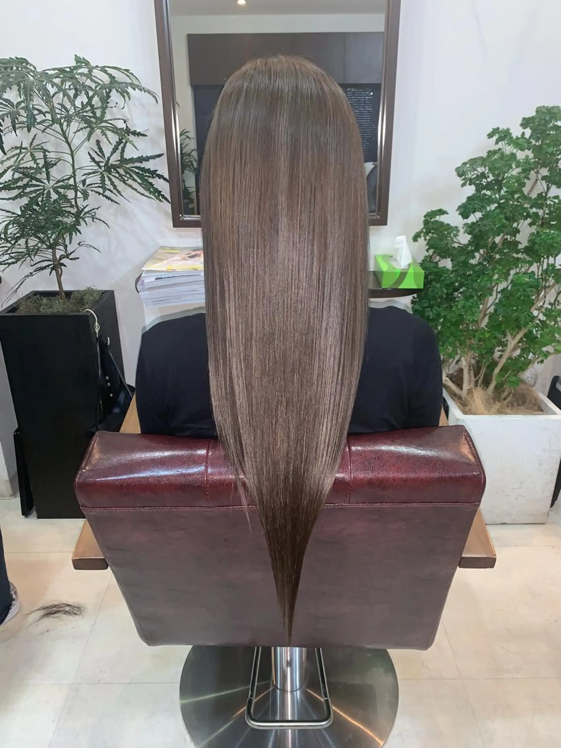 ロング ラベンダーベージュ くびれヘア 外国人風カラー ハイライト 髪質改善 トリートメント 隠れ家美容室 RAW TOKYO 【公式】のヘアスタイル