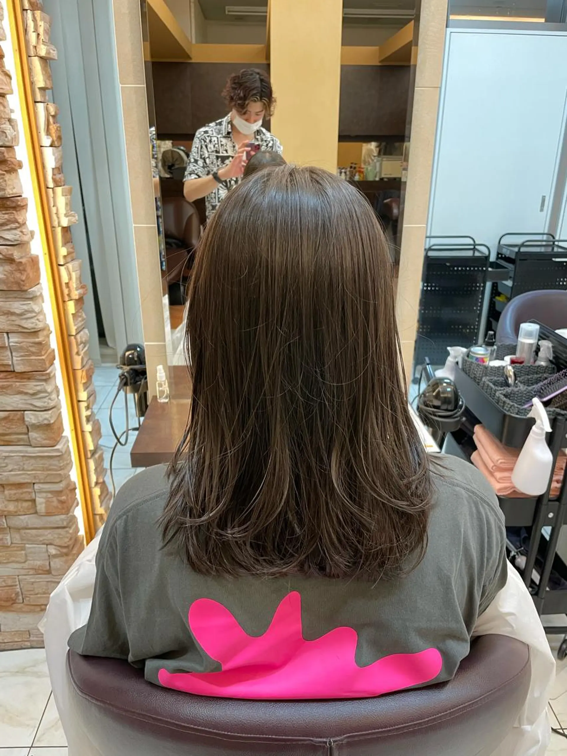 セミロング レイヤーカット 新籾 尚哉のヘアスタイル