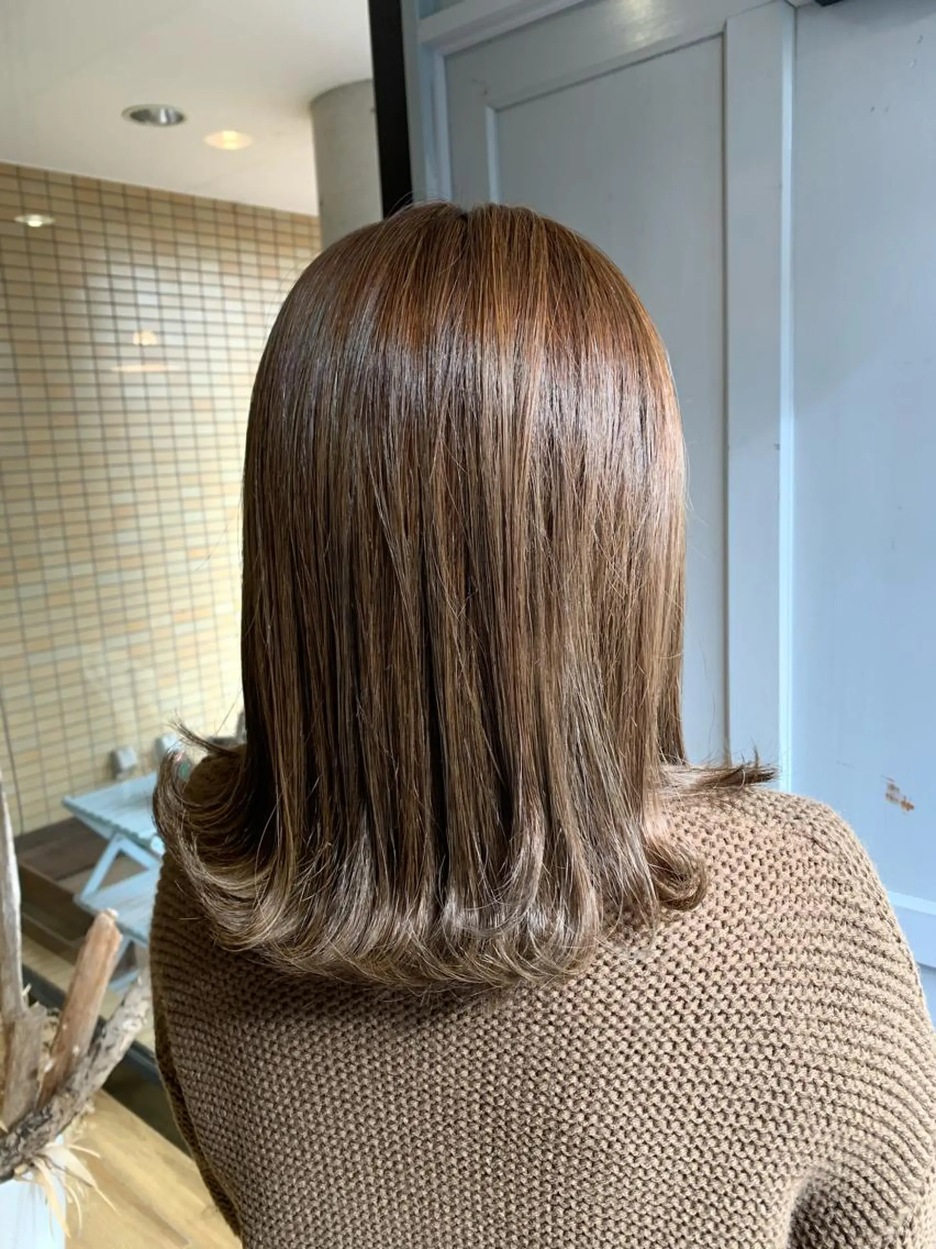 セミロング カラー ツキダテ ユイのヘアスタイル