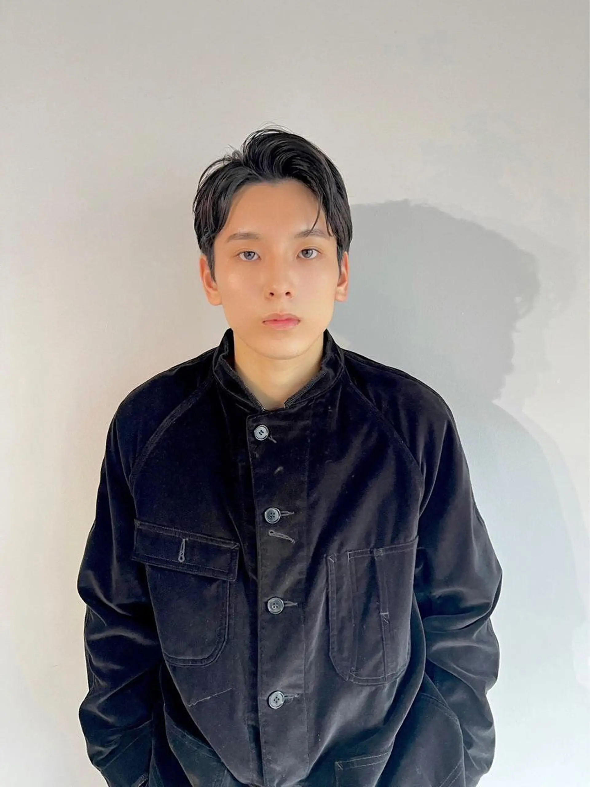 ショート カラー パーマ メンズ メンズバレイヤージュ メンズブリーチ センターパート メンズハイライト メンズインナーカラー ☀️Luana☀️ 公式/大通のヘアスタイル