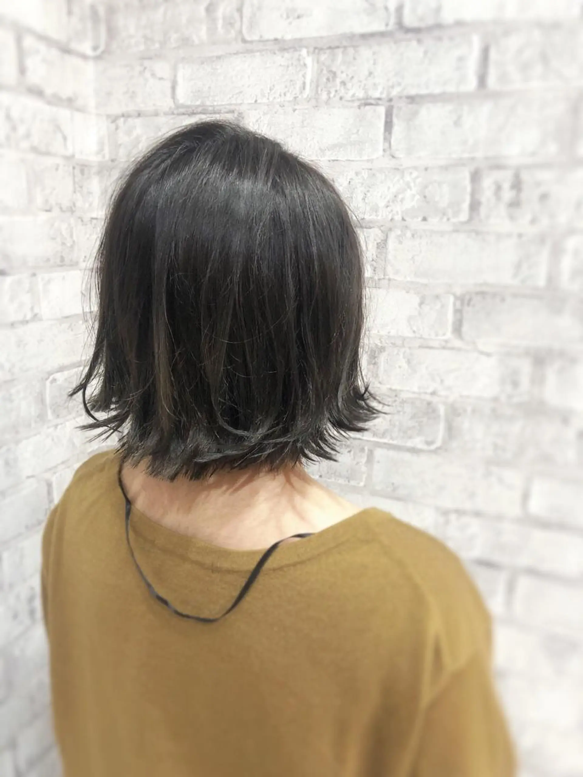 ショート カラー ヘアアレンジ 切りっぱなしボブ アッシュ アッシュグレー ハイライトカラー ボブ ヘアカラー トリートメント 秋山 幸太のヘアスタイル