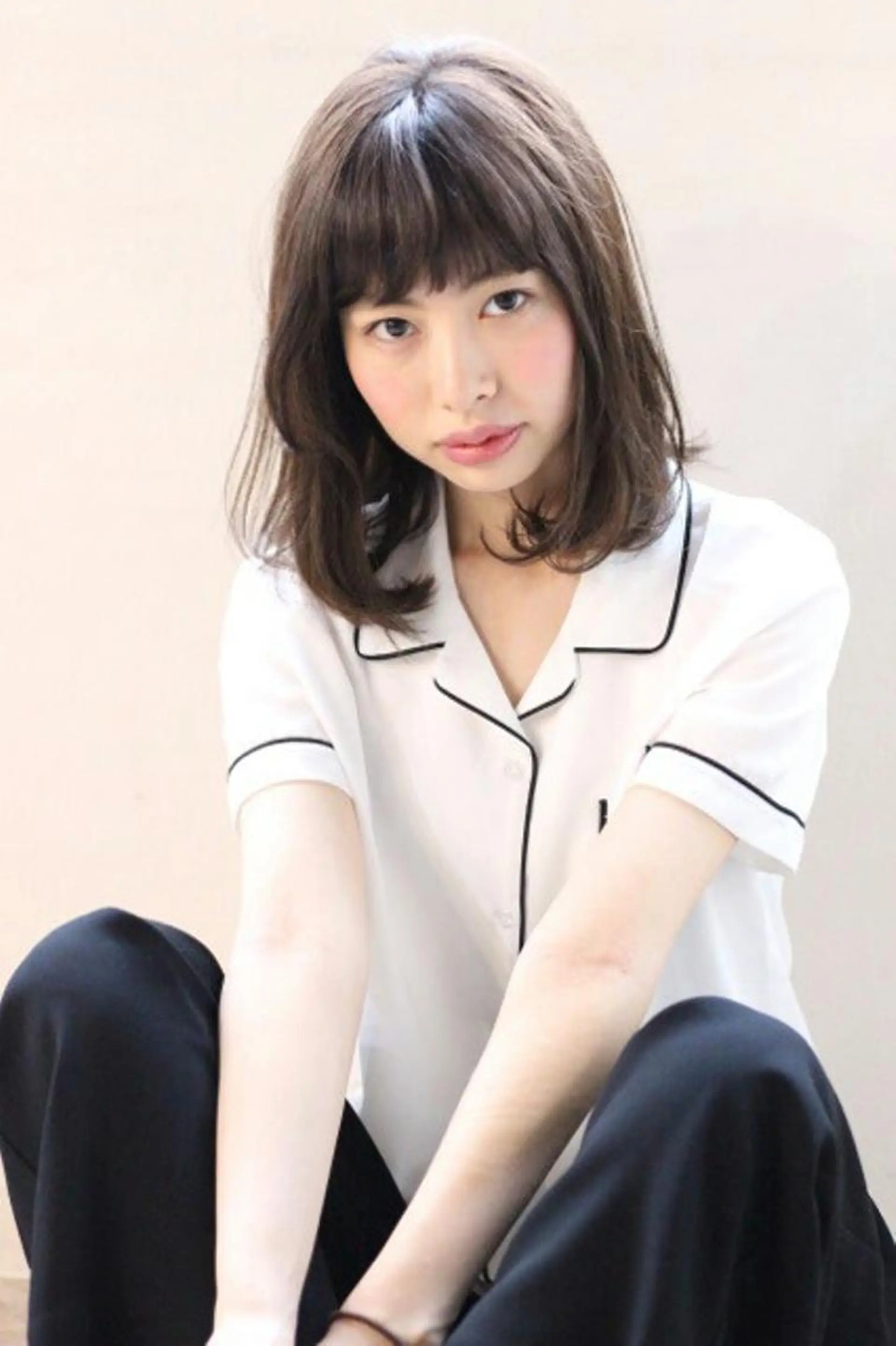 ミディアム セミロング カラー 鎌倉 彩のヘアスタイル