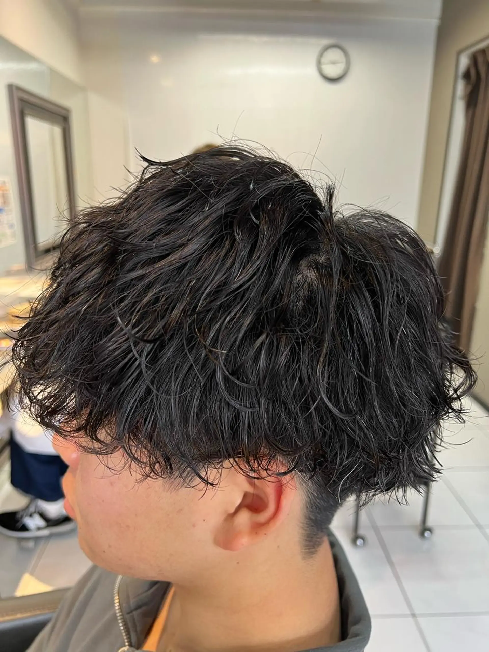 パーマ メンズ センターパート フェードカット カルマパーマ マッシュ メンズパーマ カット パーマ パーマ特化美容師 茂木広幸のヘアスタイル