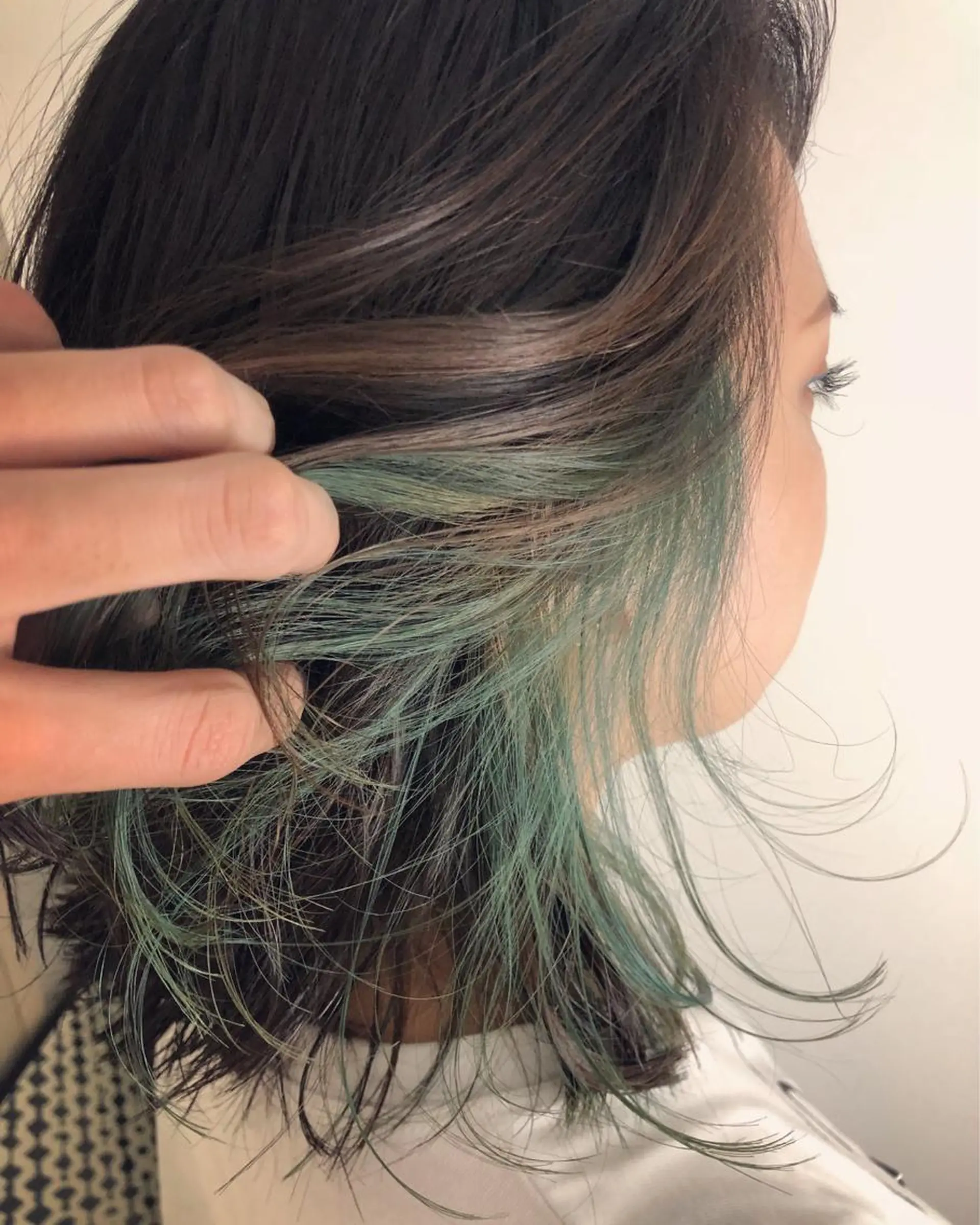 ミディアム カラー ショートボブ ボブレイヤー アッシュ バレイヤージュ ミストバング カット ヘアカラー トリートメント 原宿サロン代表 デザインカラー伊藤卓のヘアスタイル