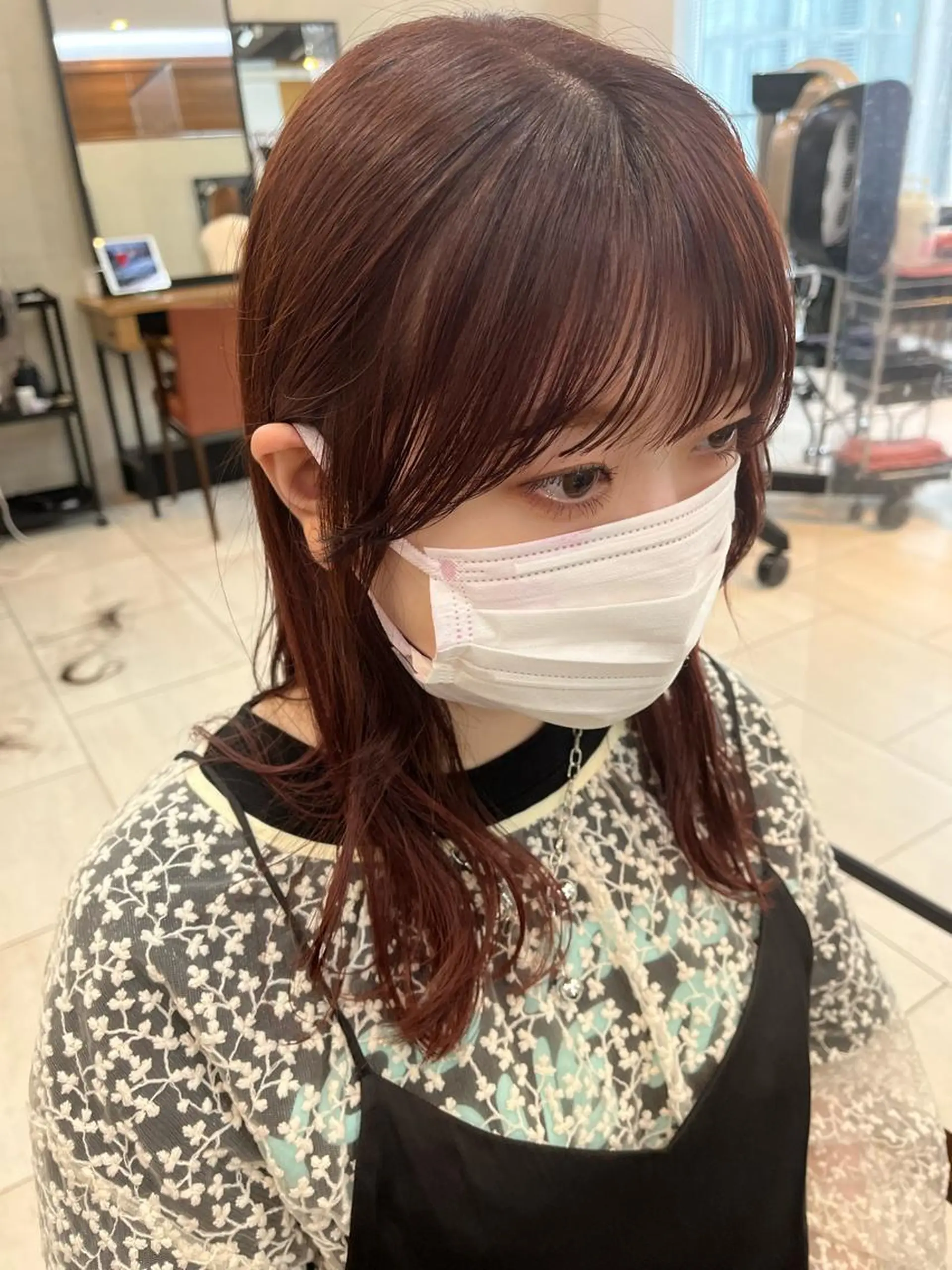 ロング カラー ヘアアレンジ シースルーバング サイドバング 小顔カット カット ヘアカラー あやめ【顔まわり/レ イヤー/柔らかカラ】のヘアスタイル