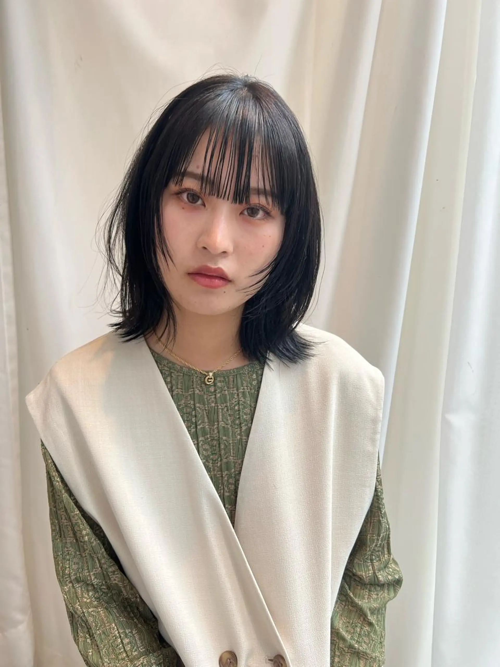 ミディアム レイヤー専門家 ダブルカラー修のヘアスタイル