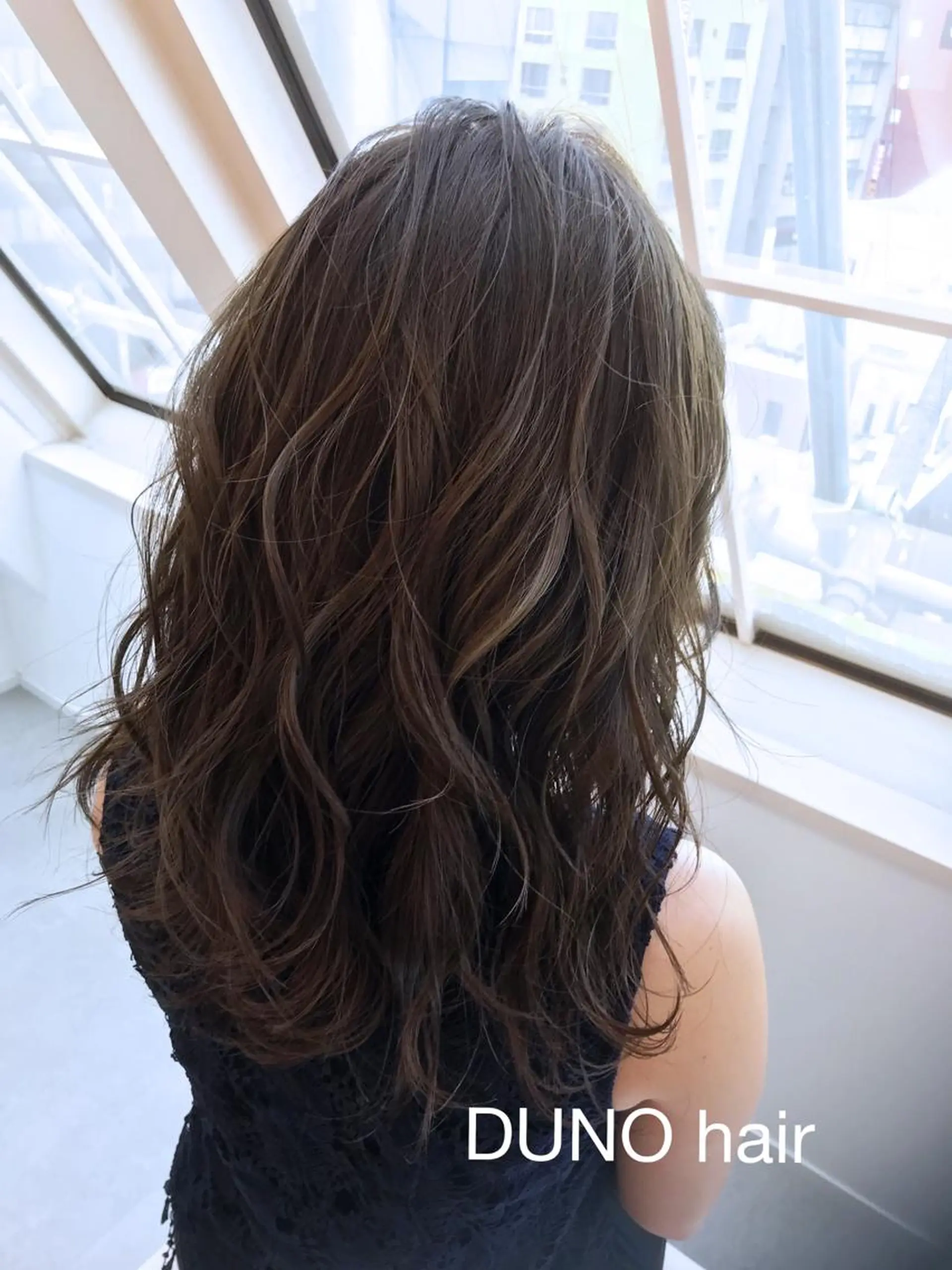 セミロング 村阪 由美子のヘアスタイル